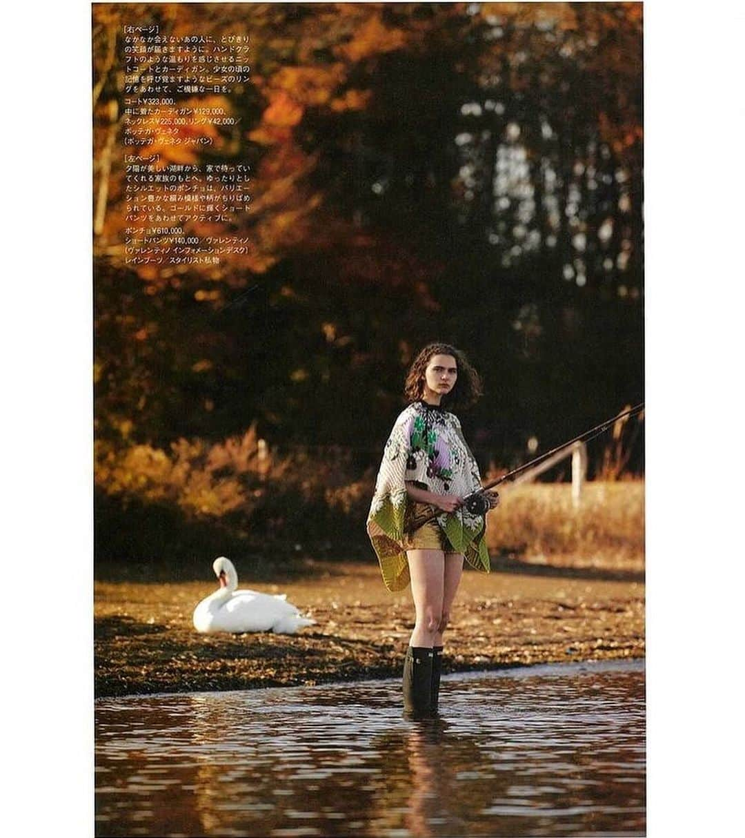 Masha Alexeevaのインスタグラム：「In love with this shooting! autumn mood🍂🍂🍂✨」