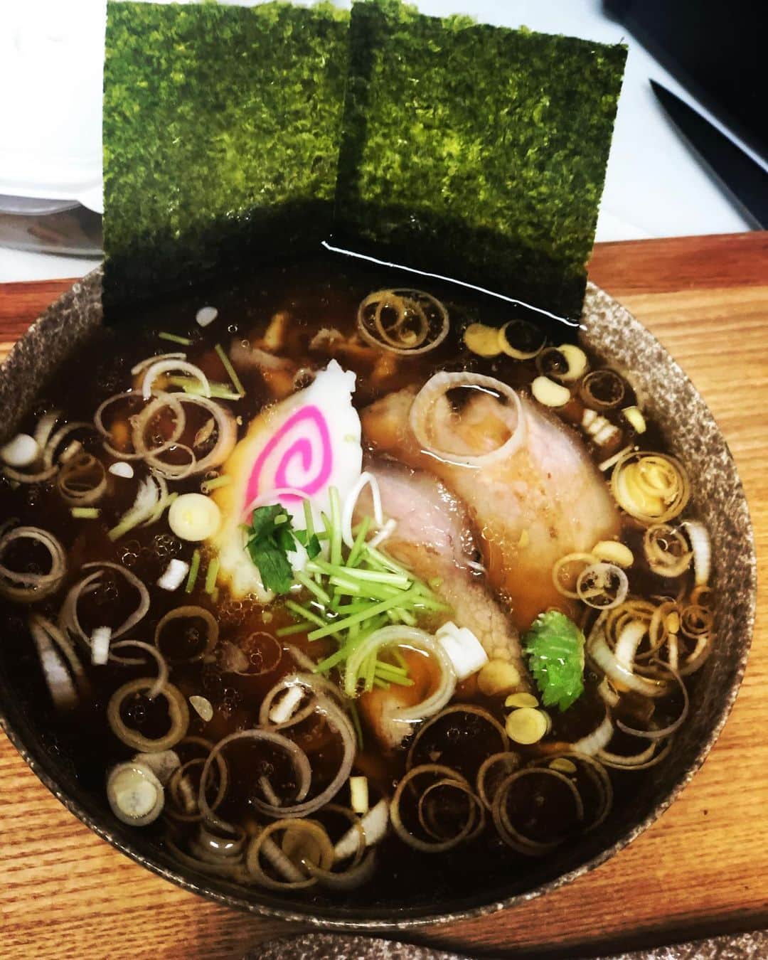 あばれる君のインスタグラム：「あけましておめでとうございます🙇‍♂️✨今年よろしくお願い申し上げます‼️年越しラーメン作り終えました‼️🍜✨(白河風)美味しいよぉ😍今年もよろしくお願いします☺️」