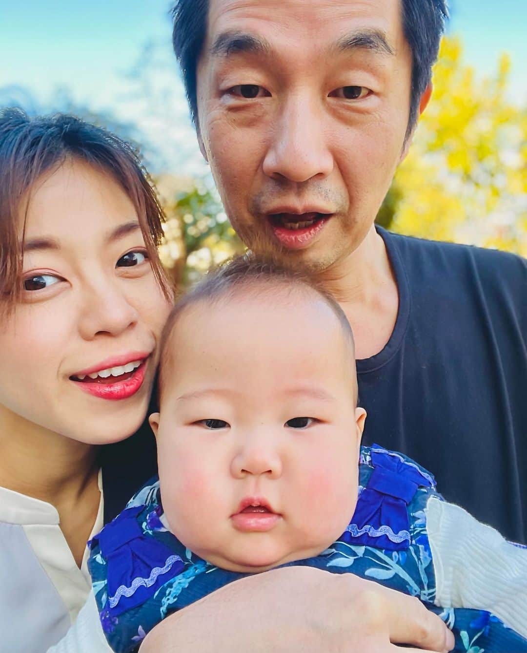 のインスタグラム：「We would like to extend the best wishes from our family to yours!　May the New Year bring only good things to all of you!」
