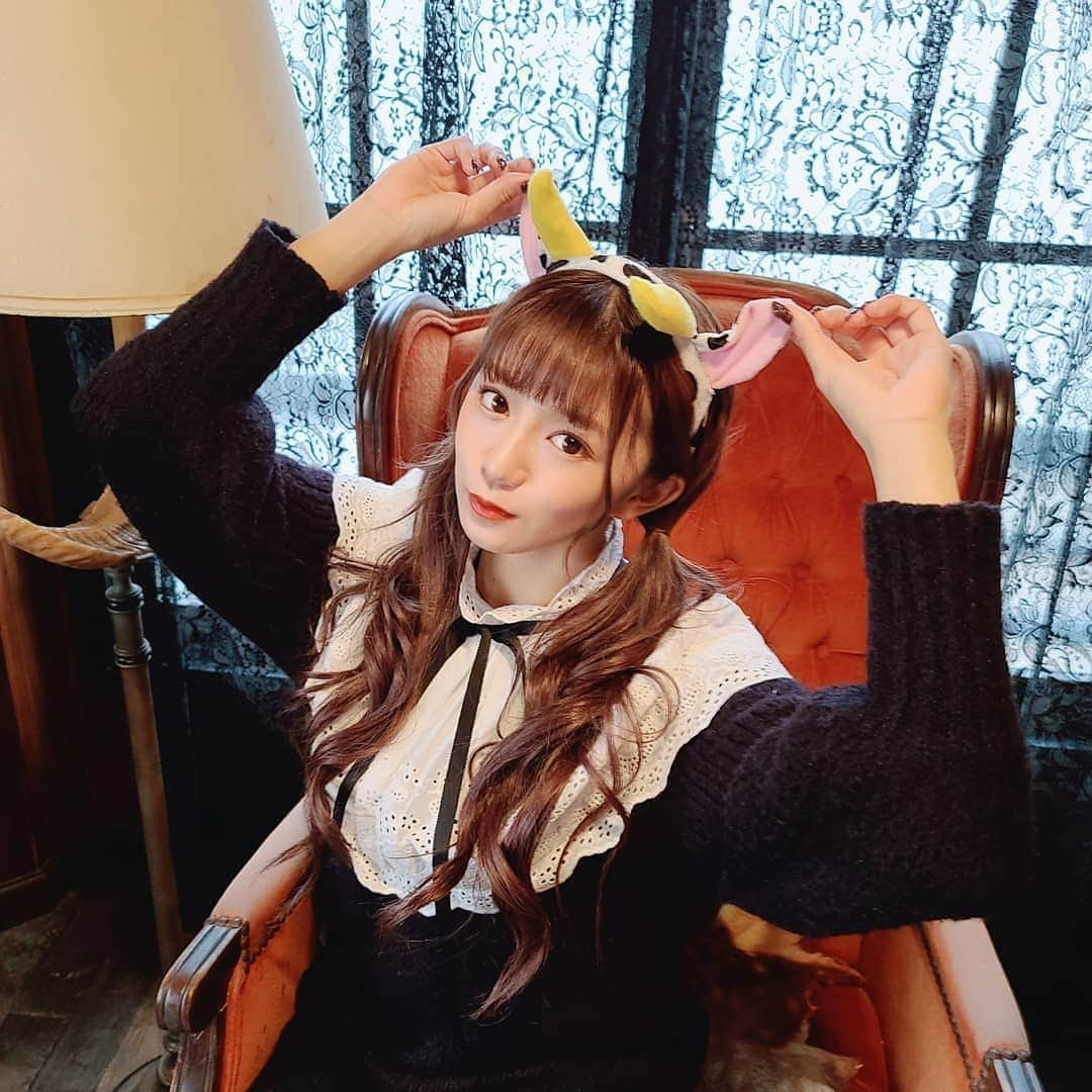 星名美怜さんのインスタグラム写真 - (星名美怜Instagram)「🖤🖤🖤﻿ .﻿ 牛～っと盛り沢山でもーっと好きになってもらえる﻿ 1年になりますように…❤️﻿ ﻿ みんなの今年の抱負は？﻿ .﻿ #mireinsta﻿ #星名美怜﻿ ﻿ #2021 #年女 #丑年﻿」1月1日 20時57分 - hoshina_mirei_official