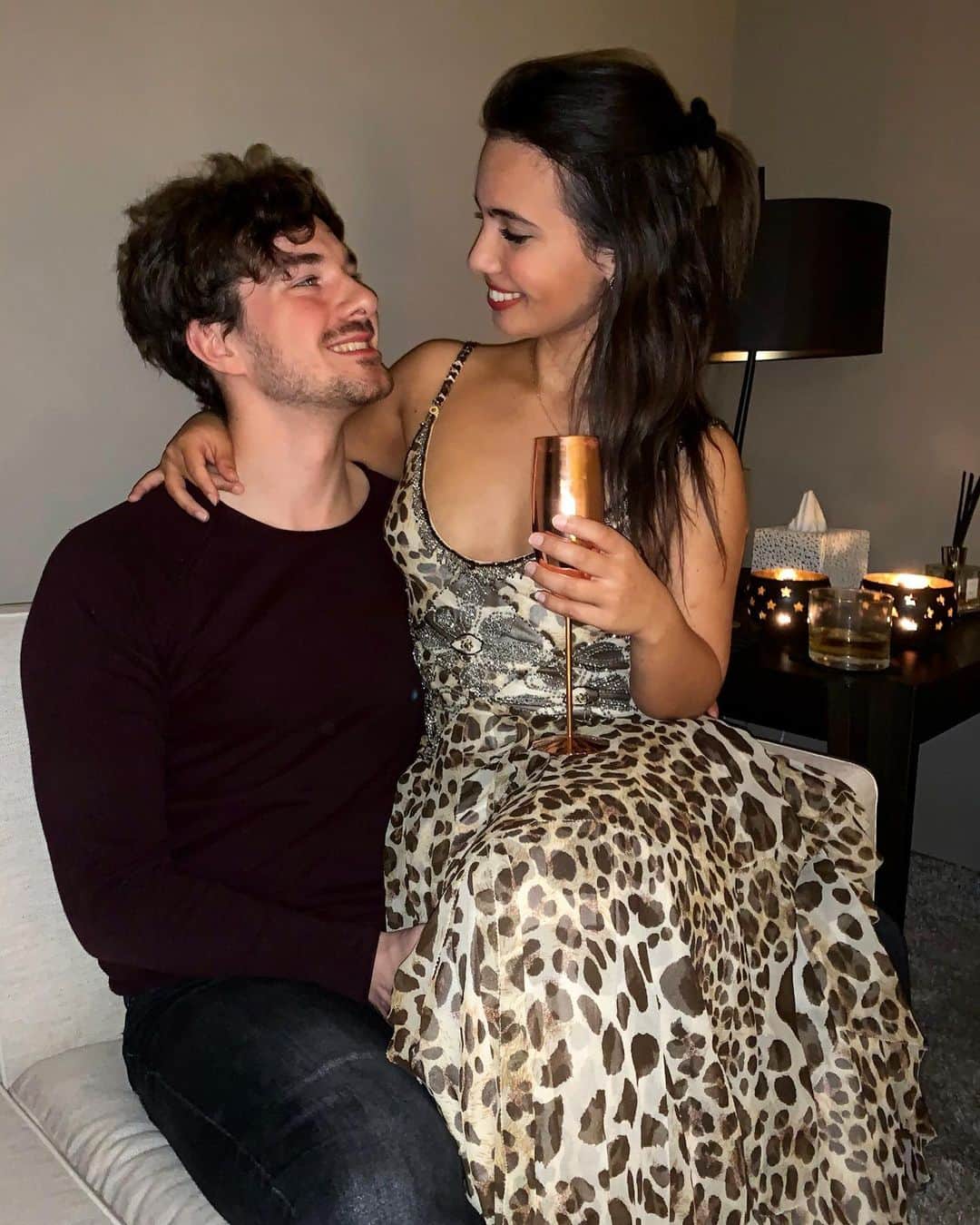アマニ・ファンシーさんのインスタグラム写真 - (アマニ・ファンシーInstagram)「Don’t let this fool you - Sevan and I looked like this for literally 2 minutes before the prosecco kicked in 🥂🥴✨ #HappyNewYear #grateful  Lasst euch nicht täuschen - Sevan und ich sahen sprichtwörtlich 2 Minuten so aus bevor der Prosecco seine Wirkung zeigte 🥂🥴✨ #Frohesneuesjahr #dankbar」1月1日 20時57分 - amanifancy