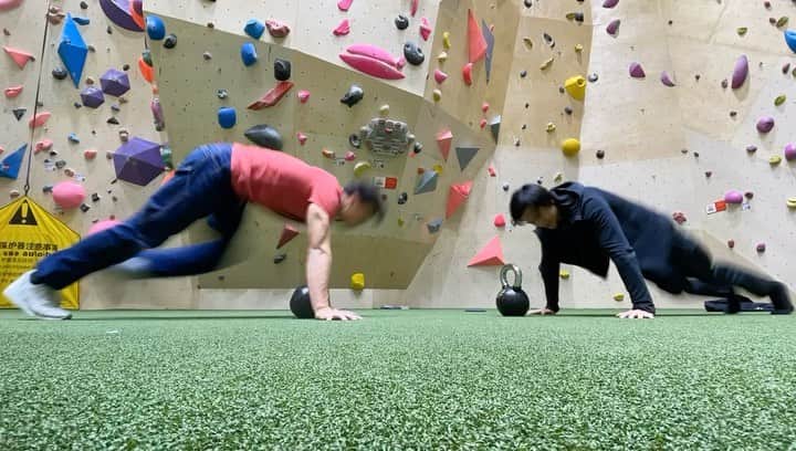 のインスタグラム：「Coach Eddie in the house #hiit #2021」