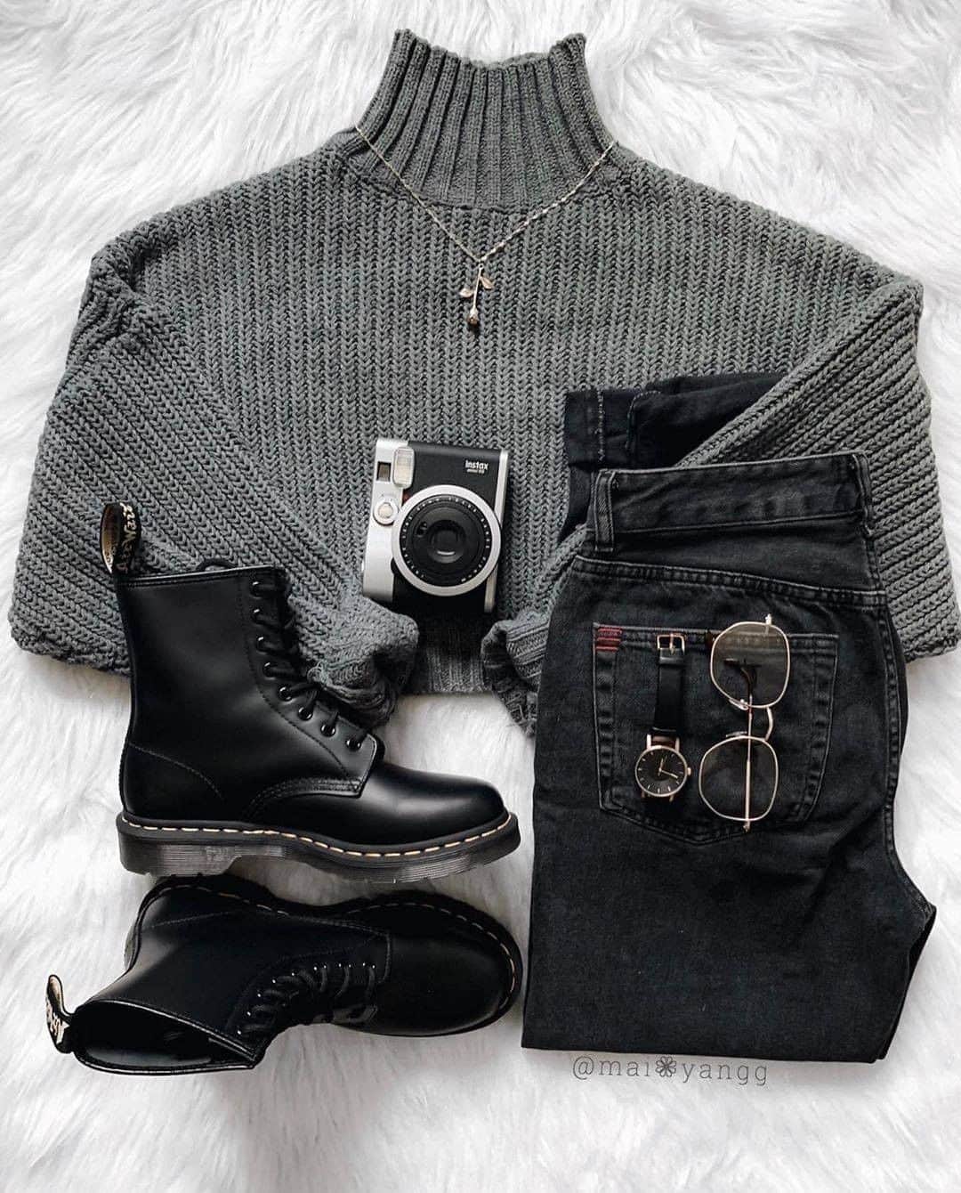 Angel™さんのインスタグラム写真 - (Angel™Instagram)「Best outfit layout post of 2020. OOTD. Which item would you add to your shopping list? credit @mai_yangg #americanstyle #ootd #style #fashion #onlineshopping #winterlook #winterfashion #winteroutfit #outfit #looks #winteroutfits #winterlooks ❤️ #asaqueen」1月1日 20時58分 - americanstyle