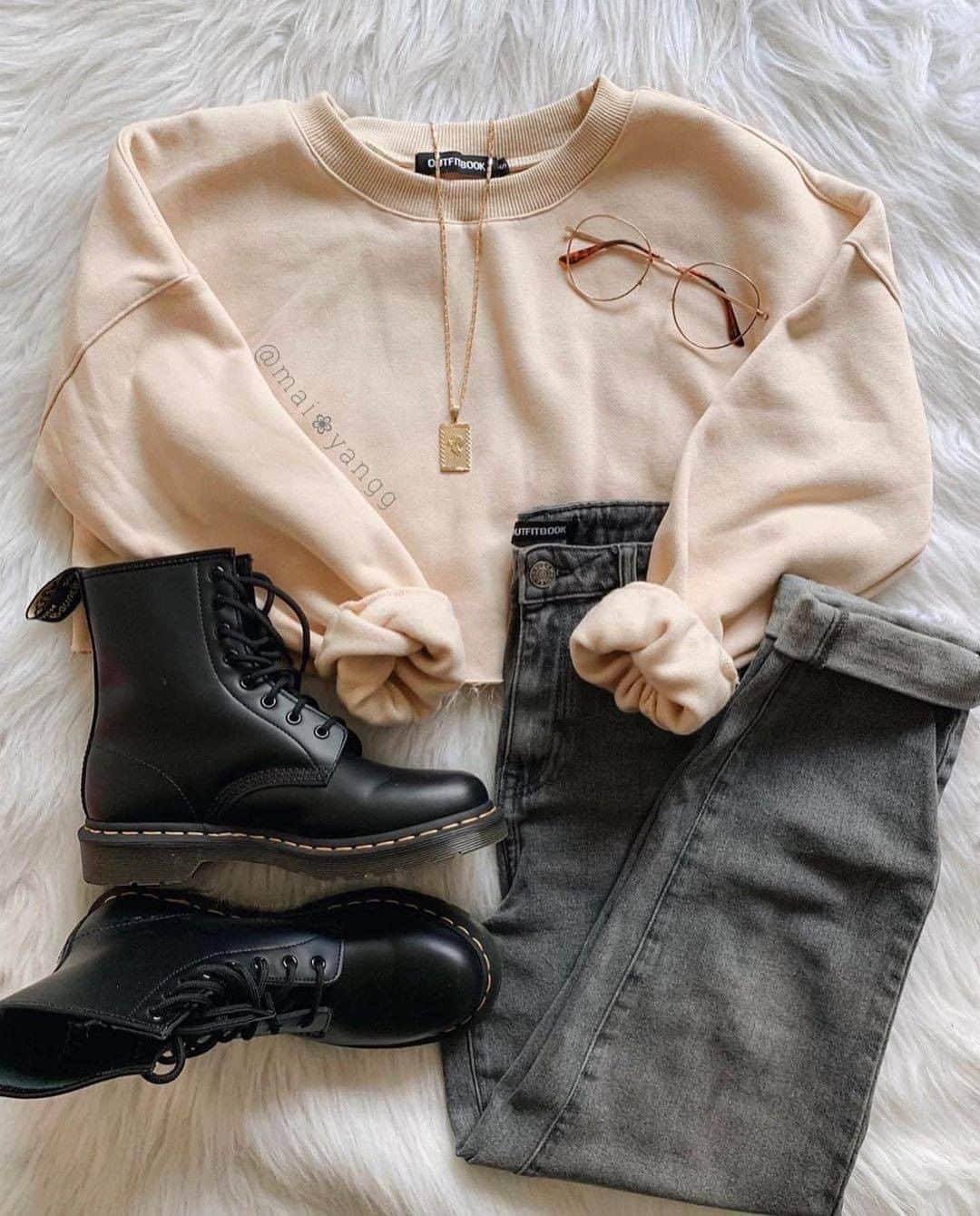 Angel™さんのインスタグラム写真 - (Angel™Instagram)「Best outfit layout post of 2020. OOTD. Which item would you add to your shopping list? credit @mai_yangg #americanstyle #ootd #style #fashion #onlineshopping #winterlook #winterfashion #winteroutfit #outfit #looks #winteroutfits #winterlooks ❤️ #asaqueen」1月1日 20時58分 - americanstyle