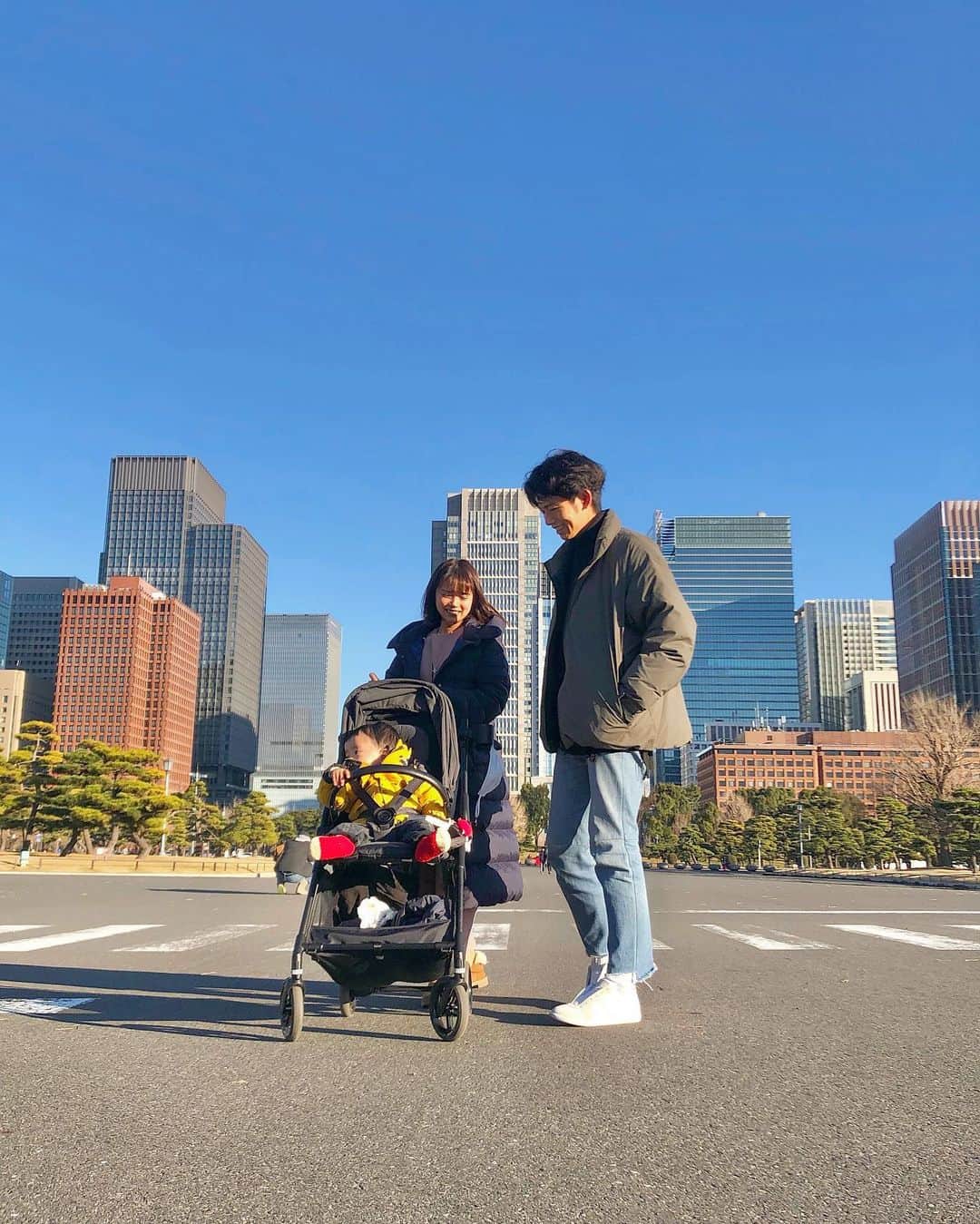 片山良平のインスタグラム：「新年あけましておめでとうございます🌅  2021年 皆様にとって最高に素晴らしい年になりますように。  今年もよろしくお願い致します‼︎  #謹賀新年#happynewyear  #家族共々 #よろしくお願い致します #年男です‼︎」