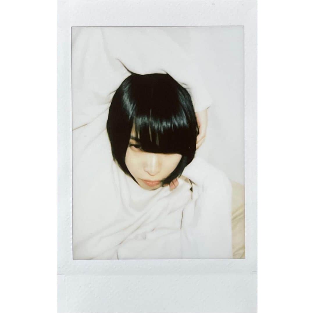 キクチユウジのインスタグラム：「photo:しーいえす  チェキの展示、販売は 中野ブロードウェイ2F BOW WOWにて  #leicasofort #instaxmini」