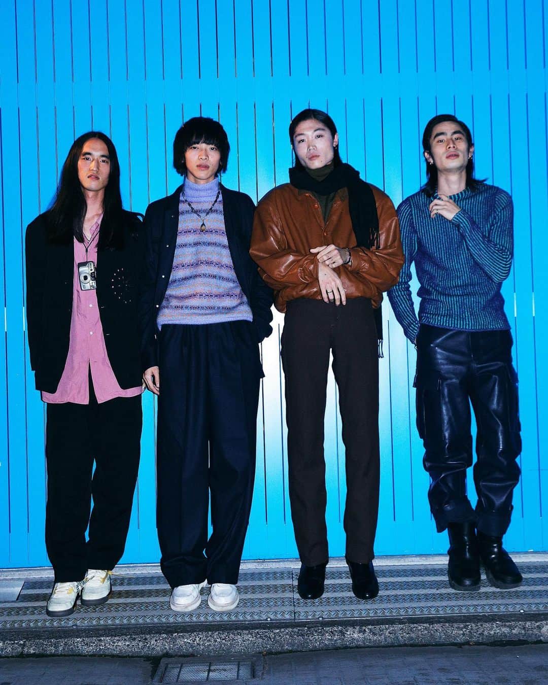 のインスタグラム：「TOKYO STREET STYLE⁣⁣ ⁣ Name: @kyoheihattori @akito_mztn @by_takato @t_san___  #streetstyle#droptokyo#japan#streetscene#streetfashion#streetwear#streetculture#fashion#ストリートファッション#コーディネート ⁣⁣ Photography: @fumiyahitomi」