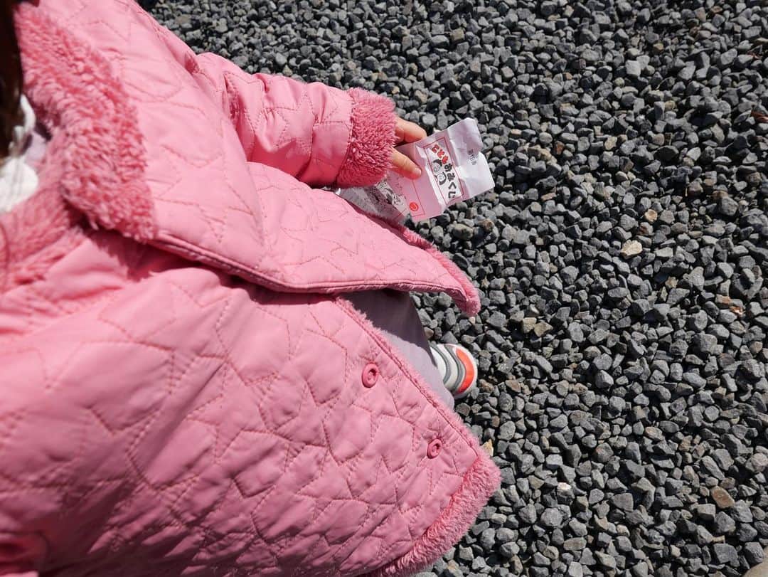 のインスタグラム：「2021🎍 新年あけましておめでとうございます。 2021年が皆様にとって素晴らしい一年になりますように！  今年もよろしくお願いします！  #2021年 #元旦 #丑年 #こどもおみくじ #大吉 #やったー！」