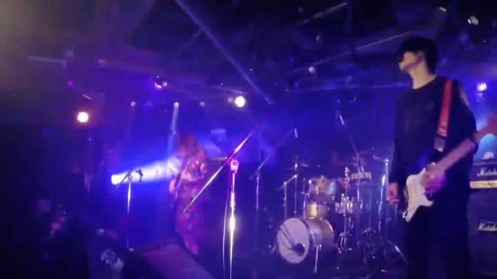 のインスタグラム：「マスドレからのお年玉的なあれで、2020年12月20日 at 下北沢GARAGE「デイドリームなんかじゃない」より「delusionalism」の映像を公開いたしました。おうち時間のお供に是非！よろしくお願いいたします！ - youtu.be/LXYX33q-j9w - #massofthefermentingdregs  #motfd #masudore #delusionalism #マスドレ #デイドリームなんかじゃない #下北沢garage」