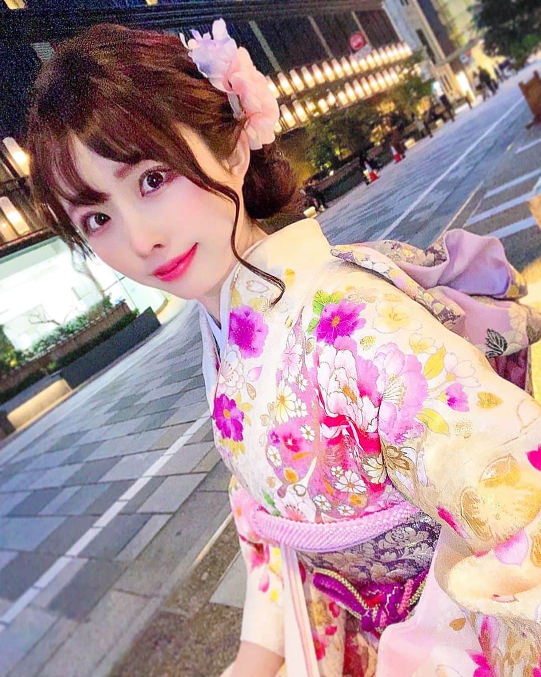 はにゅんさんのインスタグラム写真 - (はにゅんInstagram)「新年あけましておめでとうございます🎍🌅 今年も何卒よろしくお願いします。 . 皆様にとって素敵な一年になりますように🌟 .  #振袖 #成人式 #成人式ヘア #前撮り#着物 #着物ヘア #日本橋 #東京 #kimono #kimonostyle #furisode #cosplay #cosplayer #selfie #japanesegirl  #japan #팔로우미 #아웃핏 #팔로우 #팔로우미 #아육대」1月1日 21時31分 - hanyu_nanoka_