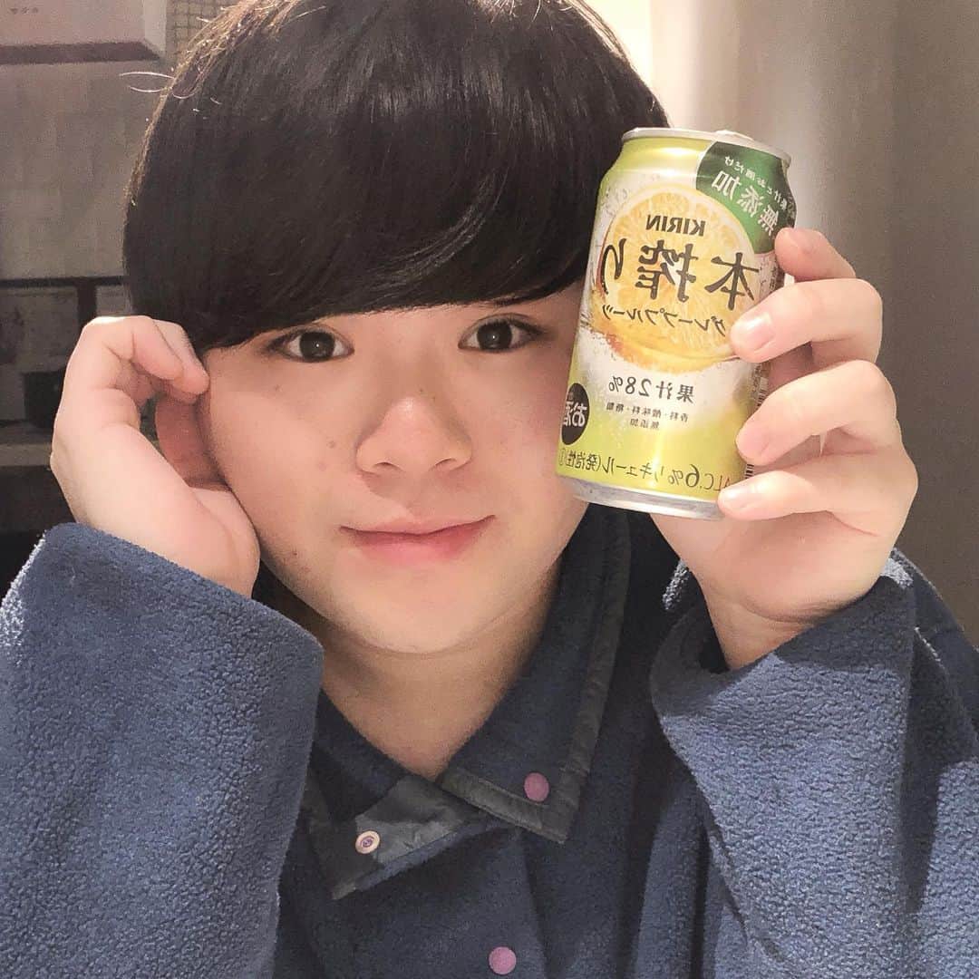 タスクのインスタグラム：「あけましておめでとう 今年はお外にいっぱい出ようね🙃」