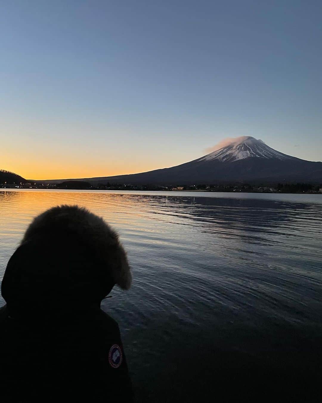 篠崎ゆうきのインスタグラム：「★  ⋆⸜ ʜᴀᴘᴘʏ ɴᴇᴡ ʏᴇᴀʀ ⸝⋆  2020❥❥❥2021  #happynewyear #2021 #Fuji Mountain #富士山 #世界文化遺産 #初日の出 #キレイな景色  #元旦 #あけましておめでとうございます  #今年もよろしくお願いします  #篠崎ゆうき」