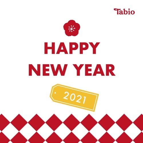 靴下屋公式アカウント（tabio）さんのインスタグラム写真 - (靴下屋公式アカウント（tabio）Instagram)「. “HAPPY NEW YEAR！2021” あけましておめでとうございます . 2021年は 皆さまにとって 豊かで健やかな一年になりますように。 そして、そのお足元にはTabioの靴下がありますように。 Tabioにできることを。 レッグファッションの楽しみを。 本年もよろしくお願いいたします！ . Tabio公式オンラインストア @tabio.jp では、 WINTER SALEを絶賛開催中！！ 大人気のボタニカル柄ソックスも こだわりのアニマル柄ソックスやラメソックスも、 今ならお買い得プライスに！ 詳しくはTabio公式オンラインストア @tabio.jp にて ご覧ください。 https://tabio.com/jp/sale/  . さらに今だけ、Tabioアプリダウンロードで 新年の運試し！クーポンおみくじが引ける キャンペーン実施中！ . . “Tabio” @tabio.jp は、 洗練されたライフスタイルのための ベーシックから遊び心のあるトレンドデザインまで、 高感度高品質なレッグファッションを展開している Made in Japanブランドです。 . . #tabio #tabio_official #tabiosocks #タビオ #tabiosale #あけましておめでとうございます #happynewyear #socks #sockstagram #sockstyle #socksoftheday #ソックス #ソックスコーデ #靴下 #靴下コーデ #くつした #足元くら部 #足元コーデ #今日の足元 #legfashion #レッグファッション #sale #セール」1月1日 22時22分 - tabio.jp