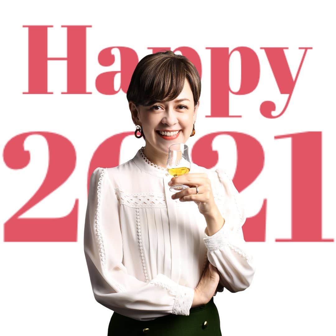 トムセン陽子さんのインスタグラム写真 - (トムセン陽子Instagram)「Happyな気持ちが ひとつでも多い年になりますように。  Happy New Year 2021!!  #happynewyear」1月1日 22時15分 - yokothomsen