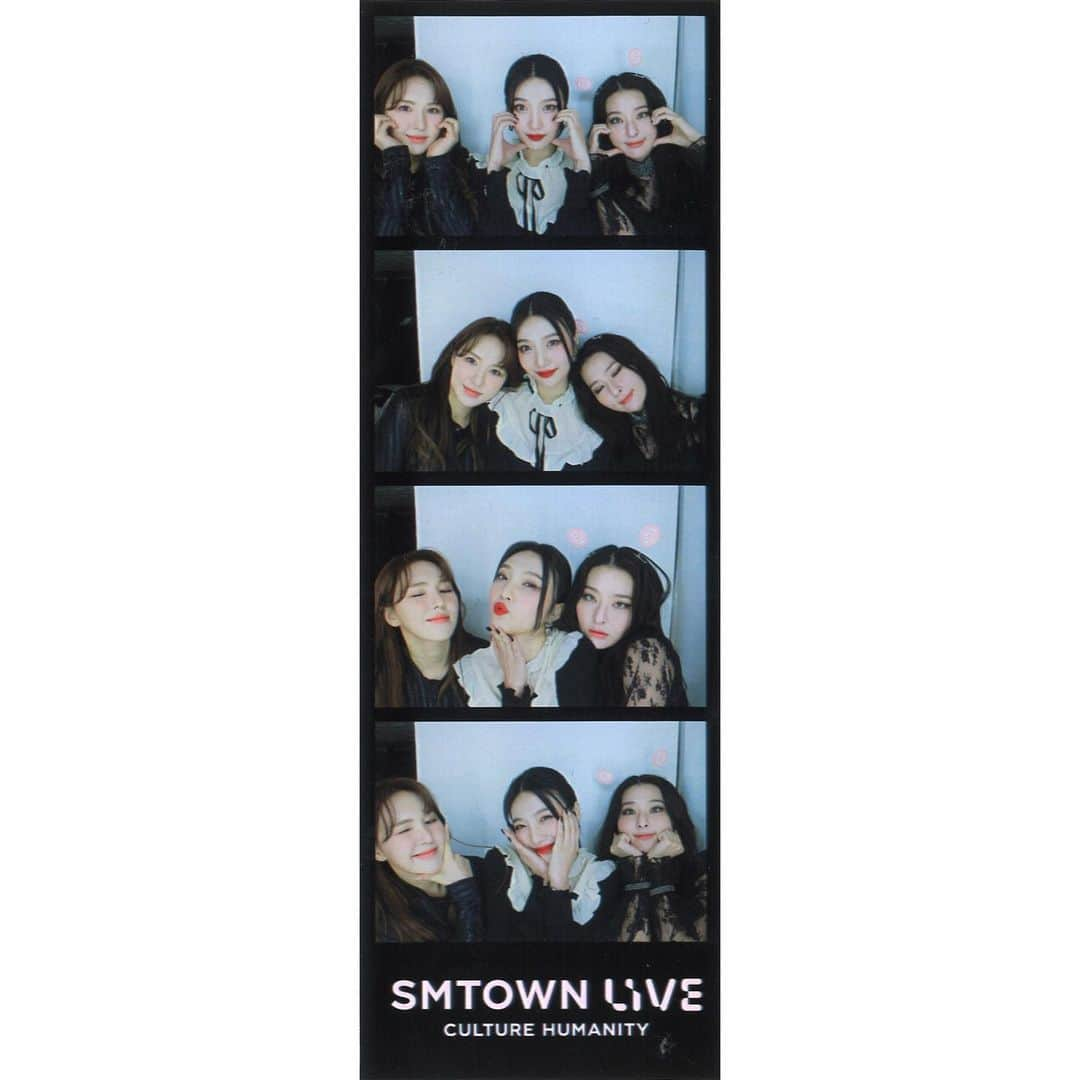 Red Velvetさんのインスタグラム写真 - (Red VelvetInstagram)「Thank you for enjoying  SMTOWN LIVE "Culture Humanity" with us!  #RedVelvet 🎞  #SMTOWN_LIVE_Culture_Humanity #IRENE #SEULGI #WENDY #JOY #YERI #SMTOWN_LIVE #SMTOWN」1月1日 22時19分 - redvelvet.smtown