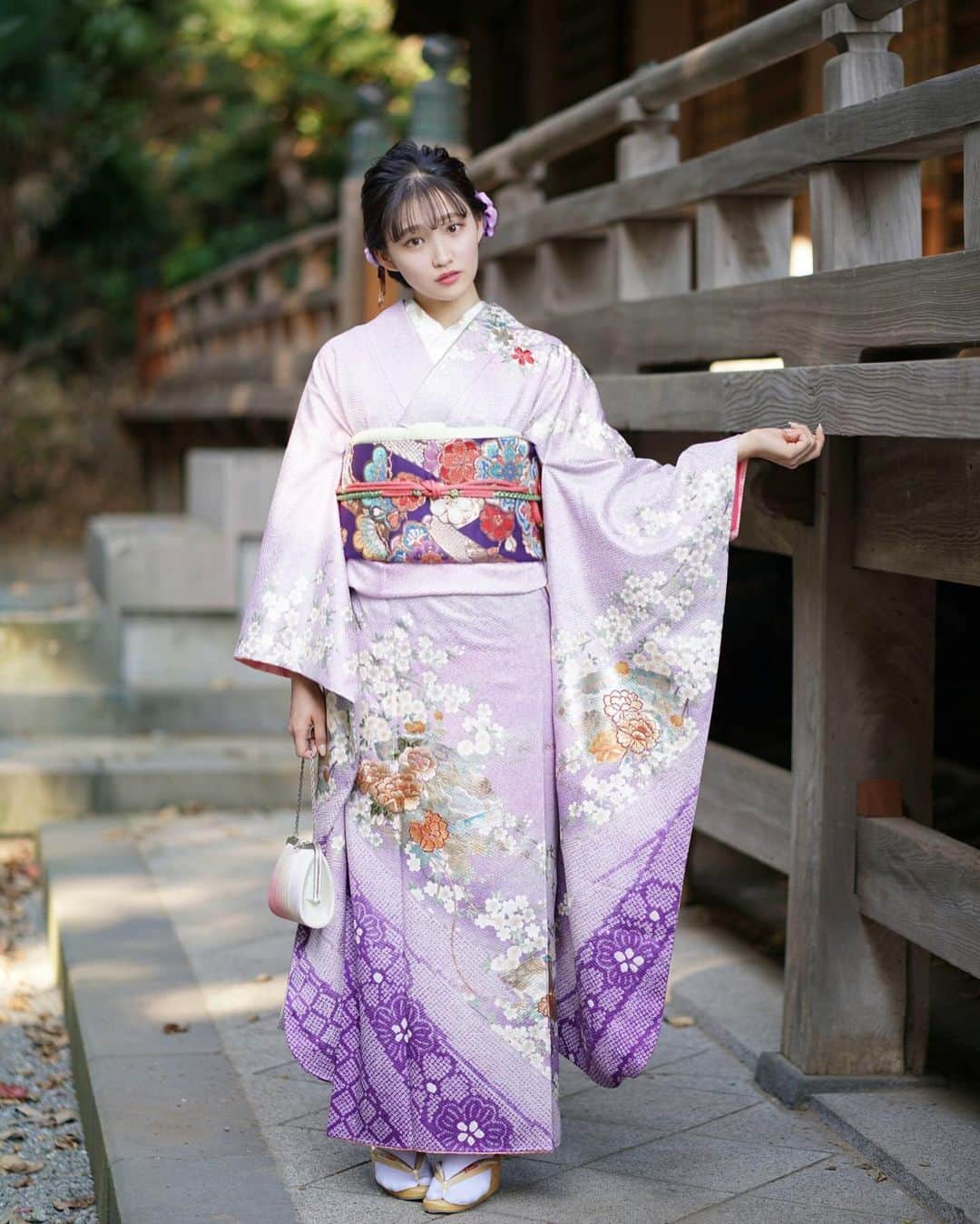 加藤早和子のインスタグラム：「❤︎  このお振袖は成人式に着たものと別のお振袖ですが… 柄も色味もとてもお気に入り🙈❤︎  . . #2021年 #新年 #あけましておめでとうございます #振袖 #振袖女子 #ミス日本 #ミス日本コンテスト #ファイナリスト #ミス日本2021 #2021ミス日本ファイナリスト #ミスコン #青山学院大学 #女子大生 #いいね返し #missjapan #misscon #instalike」