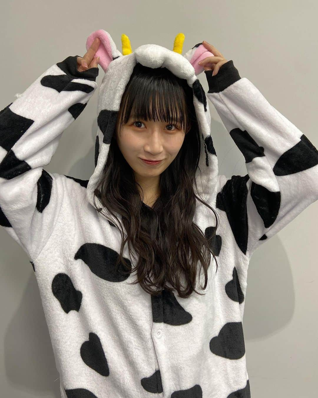 松本愛花さんのインスタグラム写真 - (松本愛花Instagram)「🐮 あけましておめでとうございモウす🐄💗 今年も皆と一緒に幸せな年にするぞ〜👊♥︎ #新年あけましておめでとうございます  #2021  #今年もよろしくお願いします 😊🧡」1月1日 22時21分 - aika_matsumoto.official