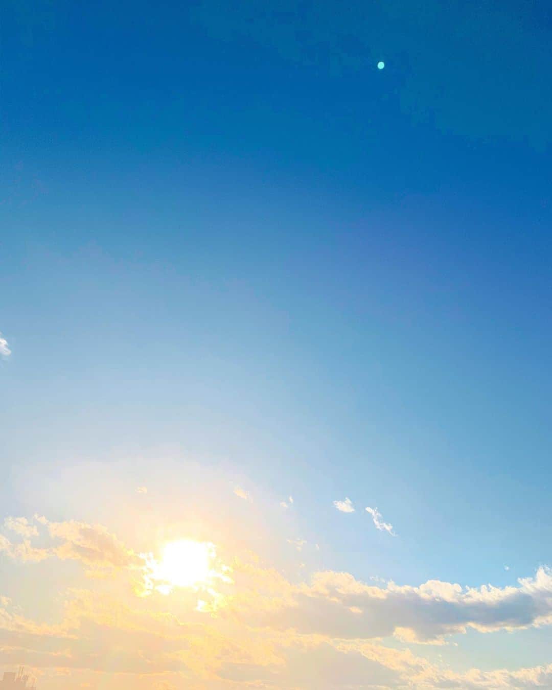 中田絵里奈さんのインスタグラム写真 - (中田絵里奈Instagram)「元旦も変わらず「公園いこー♩」ということで行ってきました☺︎空が綺麗すぎて気持ちよかった🦋 . . #元旦 #公園 #元気いっぱい #デニムコーデ」1月1日 23時26分 - erinanakata