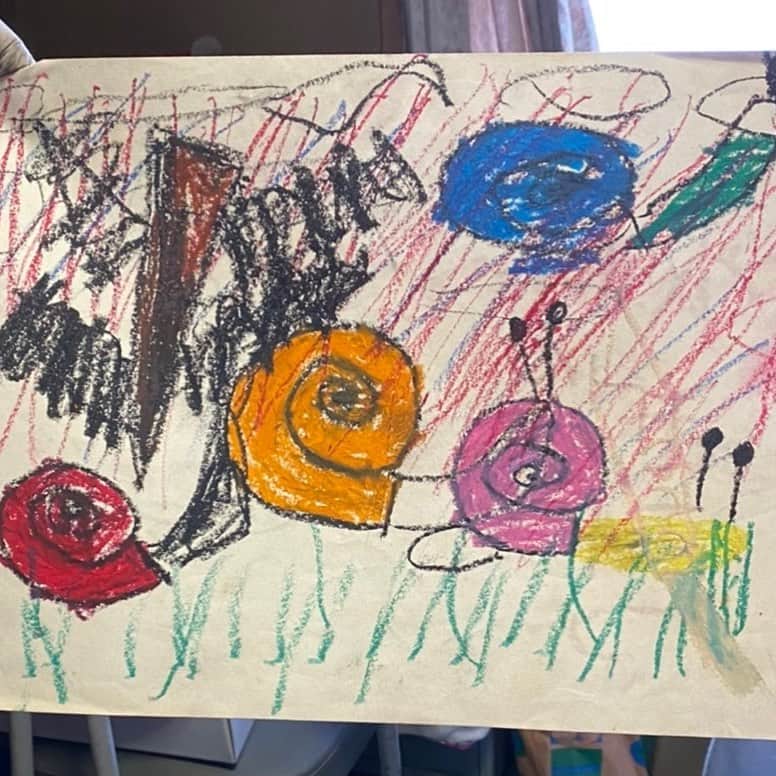 本間昭光さんのインスタグラム写真 - (本間昭光Instagram)「多分カタツムリ。 幼稚園児の自分にはこんな色に見えてたのだろうか😅」1月1日 23時41分 - akimitsuhomma