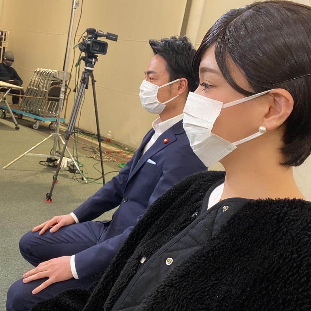 信濃岳夫のインスタグラム：「という事でなんと‼️‼️  脱力タイムズにちょっとですが出演させて頂きました‼️‼️‼️  本番前に引くほど緊張してる僕と、余裕しゃくしゃくなクリステルさんです‼️  明日は『ものまね芸人１５１人がガチで選んだいま本当にスゴイ！ものまねランキング』に出させて頂く予定ですので是非見て下さい🤣‼️‼️」