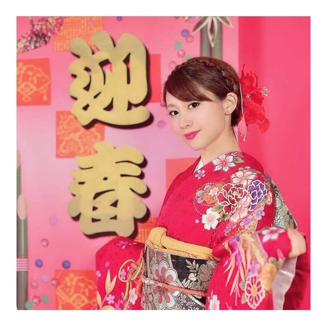 愛聖りさのインスタグラム：「.  .﻿ 新年明けましておめでとうございます。﻿ .﻿ 2021年、たくさんの幸せが﻿ 皆様に訪れますように…😌✨ . 2021元日　愛聖りさ . #2021 #happynewyear #🐮」