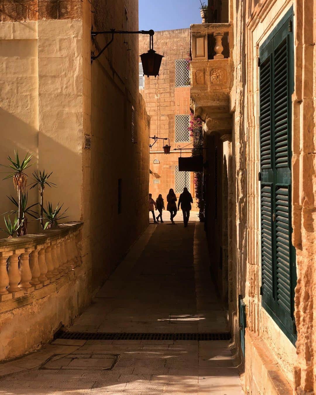 Mustafa Sevenさんのインスタグラム写真 - (Mustafa SevenInstagram)「Yılın ilk gününde size biraz #Malta sokaklarını gezdireyim mi ? 10 fotograflık kısa bir özet :) #StJulian #Valetta #Sliema #Mdina #StoryOfEarth」1月2日 0時08分 - mustafaseven