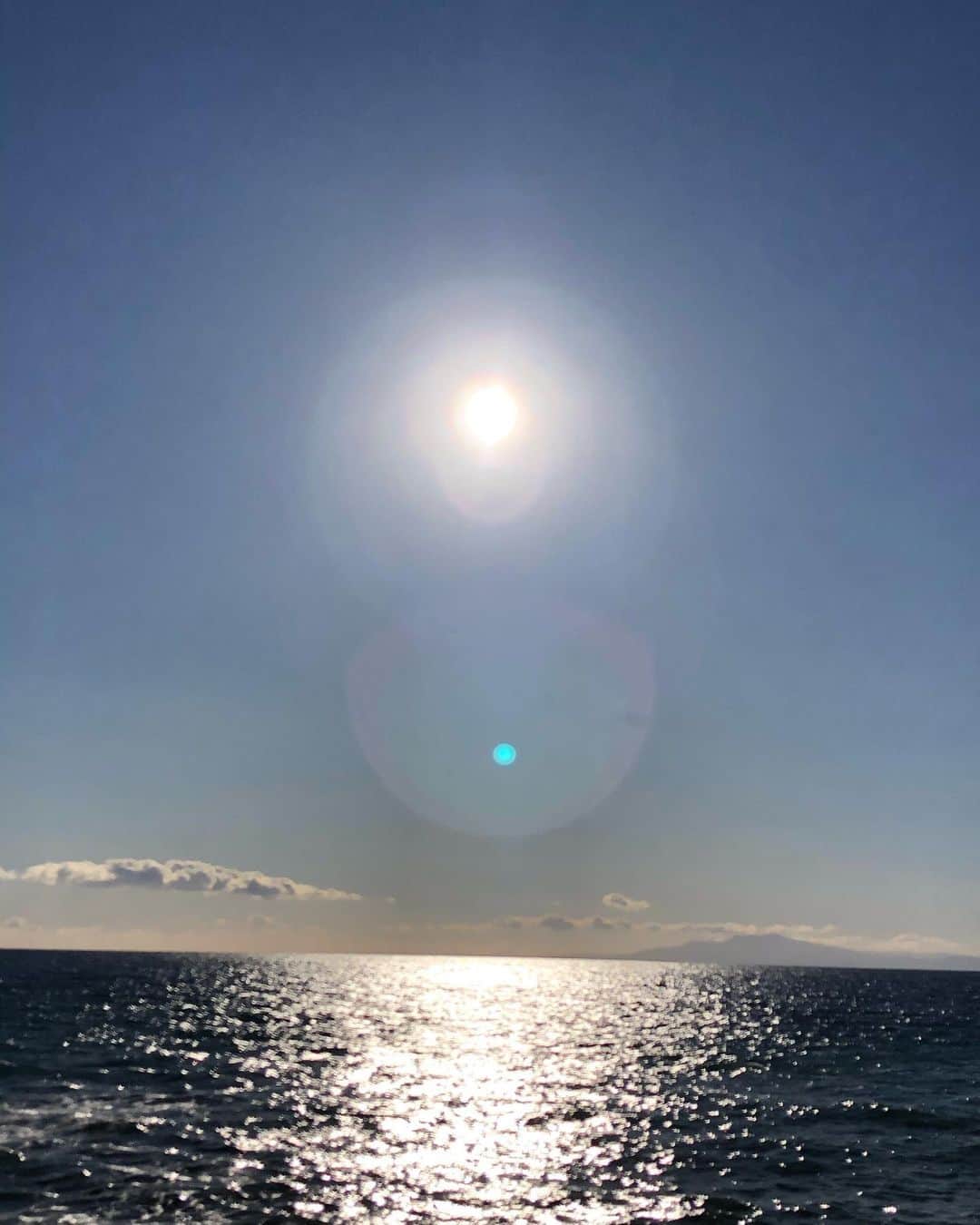 ヒデトレのインスタグラム：「明けましておめでとうございます✨🙏🏻🎍  日々、関わっていただきありがとうございます🙏🏻☺️  肉体あっての人生。 身体を整え変化を楽しみ進化して参りましょう💓  ハッピー好循環♻️💞  益々よろしくおねがいします🤗  #ヒデトレ」