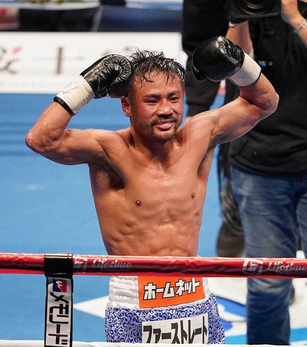 阿部裕幸さんのインスタグラム写真 - (阿部裕幸Instagram)「大吾おめでとう㊗️ Congrats Daigo!!!! #boxing #daigohiga #比嘉大吾 #ボクシング」1月2日 0時51分 - abeani111