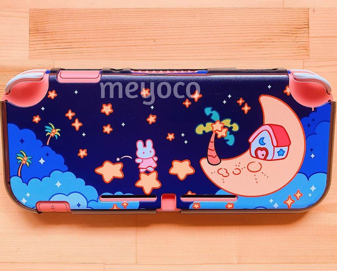 meyocoさんのインスタグラム写真 - (meyocoInstagram)「Protective cases for Switch Lite has been restocked in my non-apparel store. Link in bio! ✨🌊」1月2日 0時50分 - meyoco