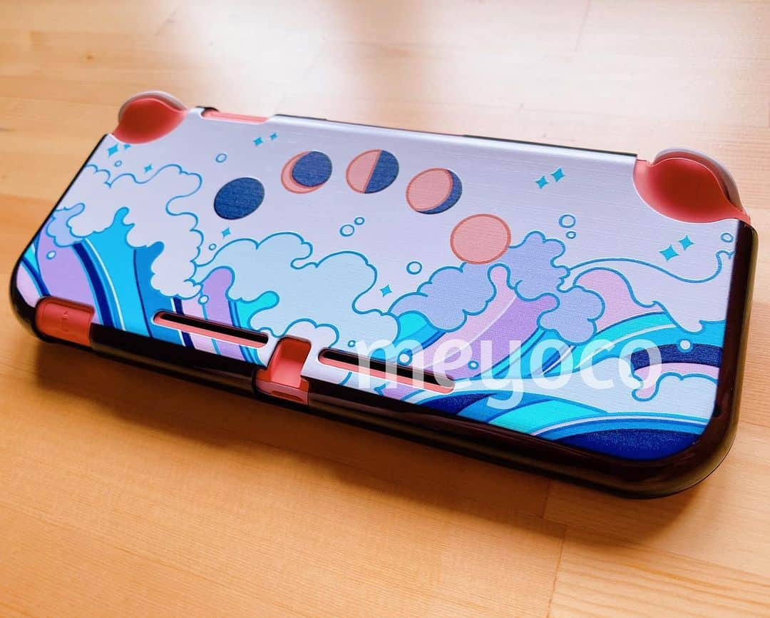 meyocoさんのインスタグラム写真 - (meyocoInstagram)「Protective cases for Switch Lite has been restocked in my non-apparel store. Link in bio! ✨🌊」1月2日 0時50分 - meyoco