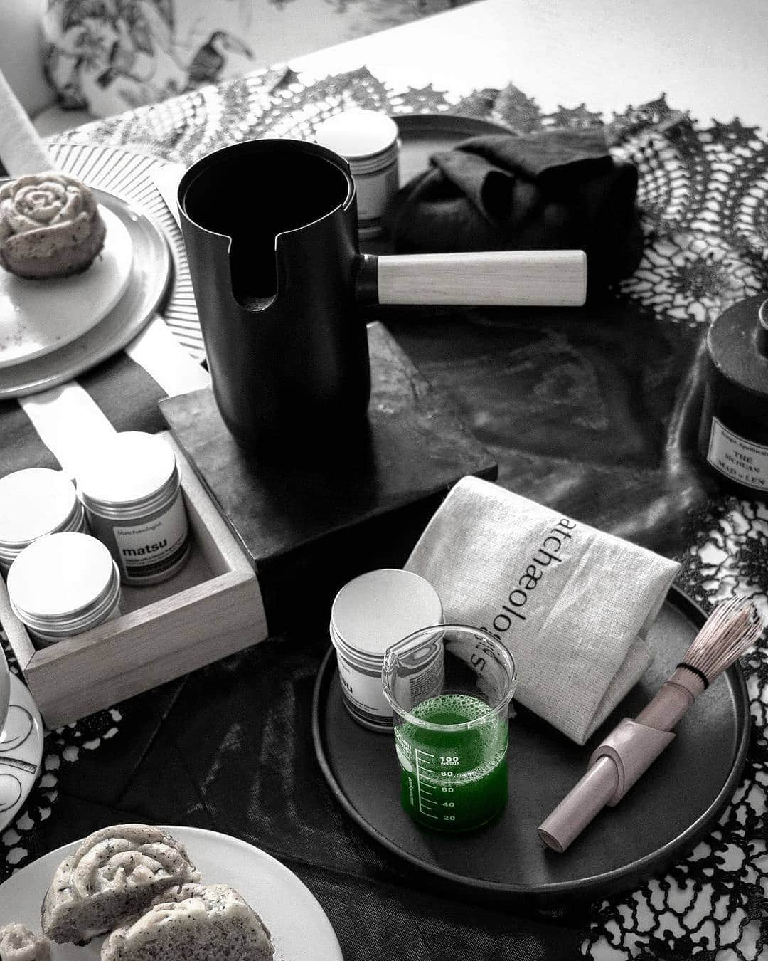 Matchæologist®さんのインスタグラム写真 - (Matchæologist®Instagram)「🙋 Who else is in LOVE with this beautiful #MatchaRitual shot featuring our Matsu™ Ceremonial Matcha and Full-Hand Chasen precisely captured by @noir4696style  @matchaeologist_jp! 🍵 . 🙌 Our Matsu™ Ceremonial Matcha is one of the most popular matcha grades in our range. It’s artisan-roasted to produce a rich, creamy body and a smooth mouthfeel not unlike a perfectly brewed espresso. ☕️ . Visit Matchaeologist.com (link in bio 👉 @Matchaeologist) to grab yours today! . Matchæologist® #Matchaeologist Matchaeologist.com」1月2日 1時06分 - matchaeologist