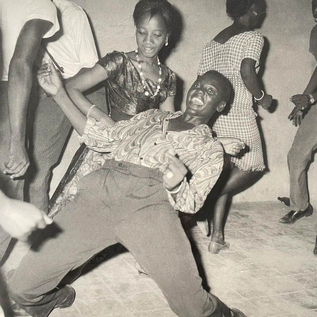 オランピアルタンのインスタグラム：「Dear 2021, more of this vibe please... 🙏🏻🥳🥳🥳 Happy New Year everyone! 💕🚀💣🕺🏻🎬🎤✈️🍾💃🏻#letthewildrumpusstart」