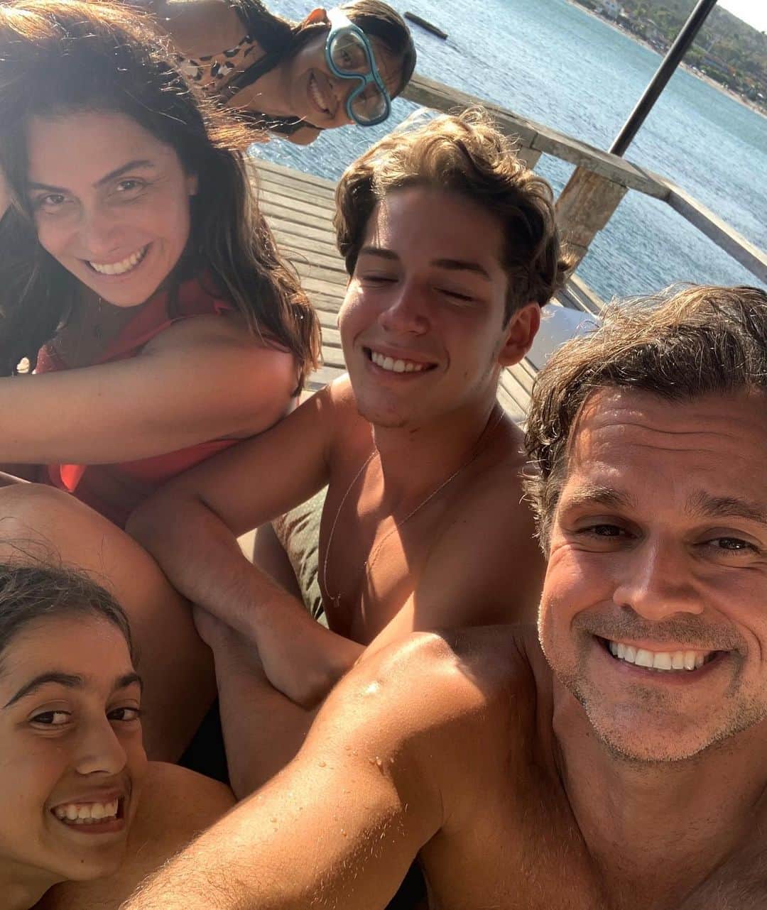 Giovanna Antonelliのインスタグラム：「2021 bem do jeito que eu gosto! 🌈✨🌟⚡️♥️」