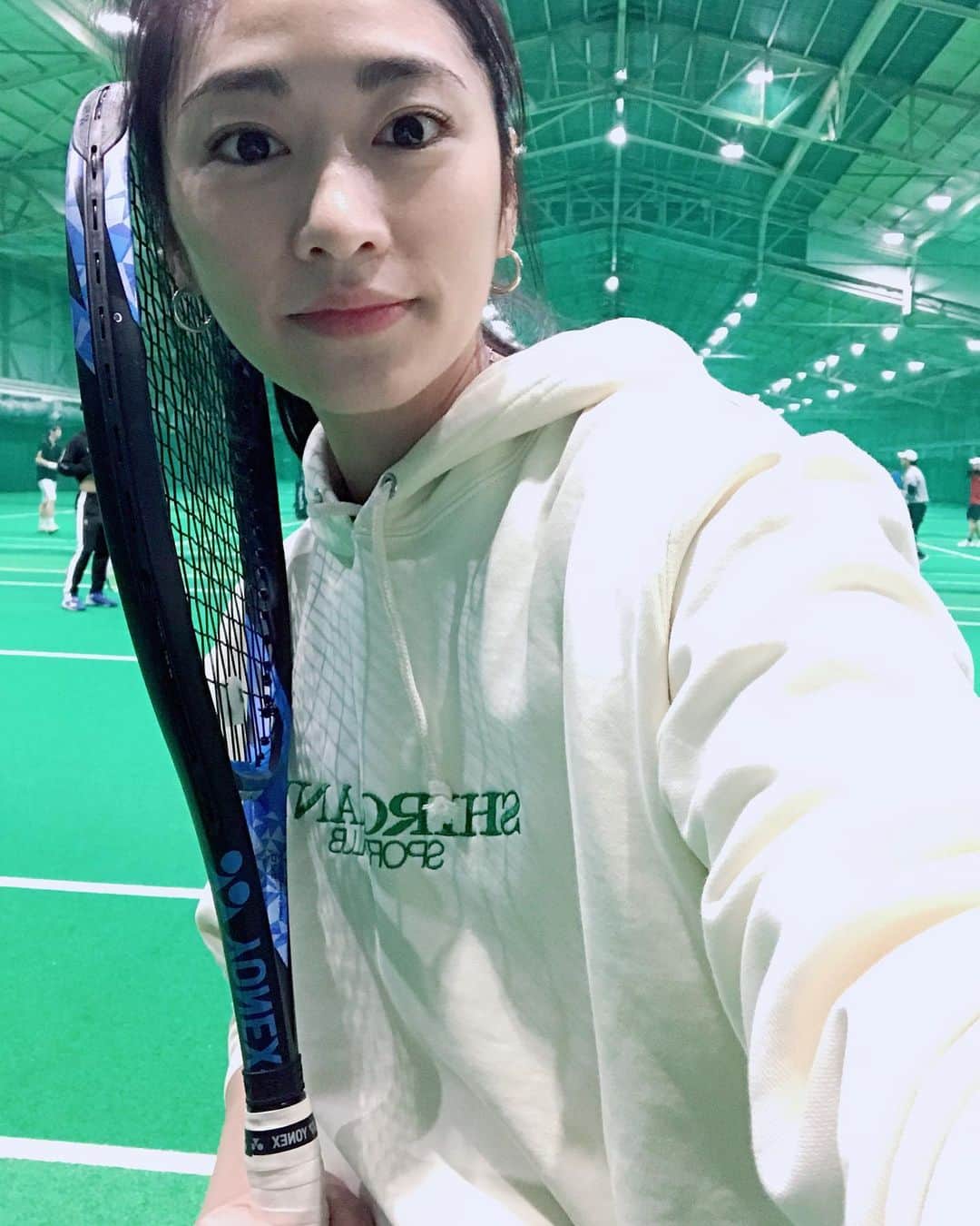 久保杏奈のインスタグラム：「2021.1.1   HAPPY NEW YEAR🎍✨  2021のスタートがテニス！楽しすぎたー😸 今年も沢山テニスできたらいいな 🎾✨  #tennis #shirokanetennisacademy #tennisclub #tokyo#fun#🎾#happynewyear」