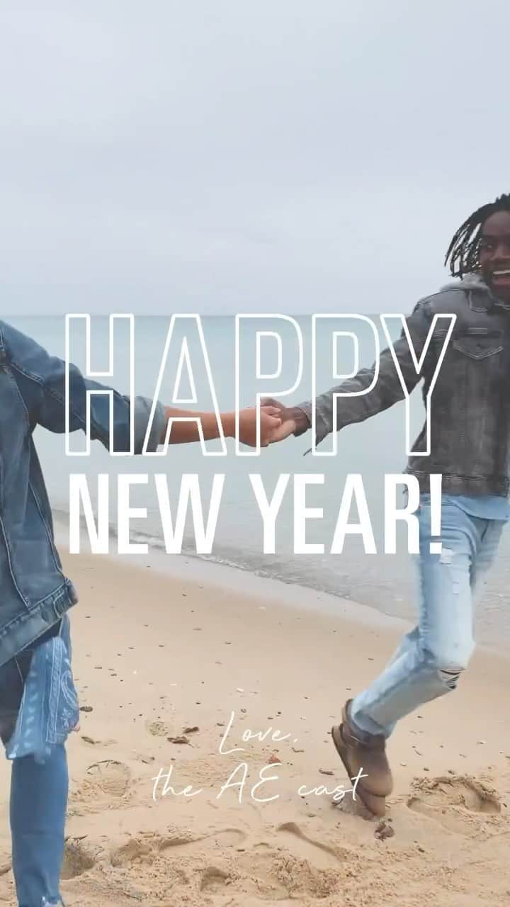 American Eagleのインスタグラム：「Us 🤝 2021. Happy New Year from the AE cast!」