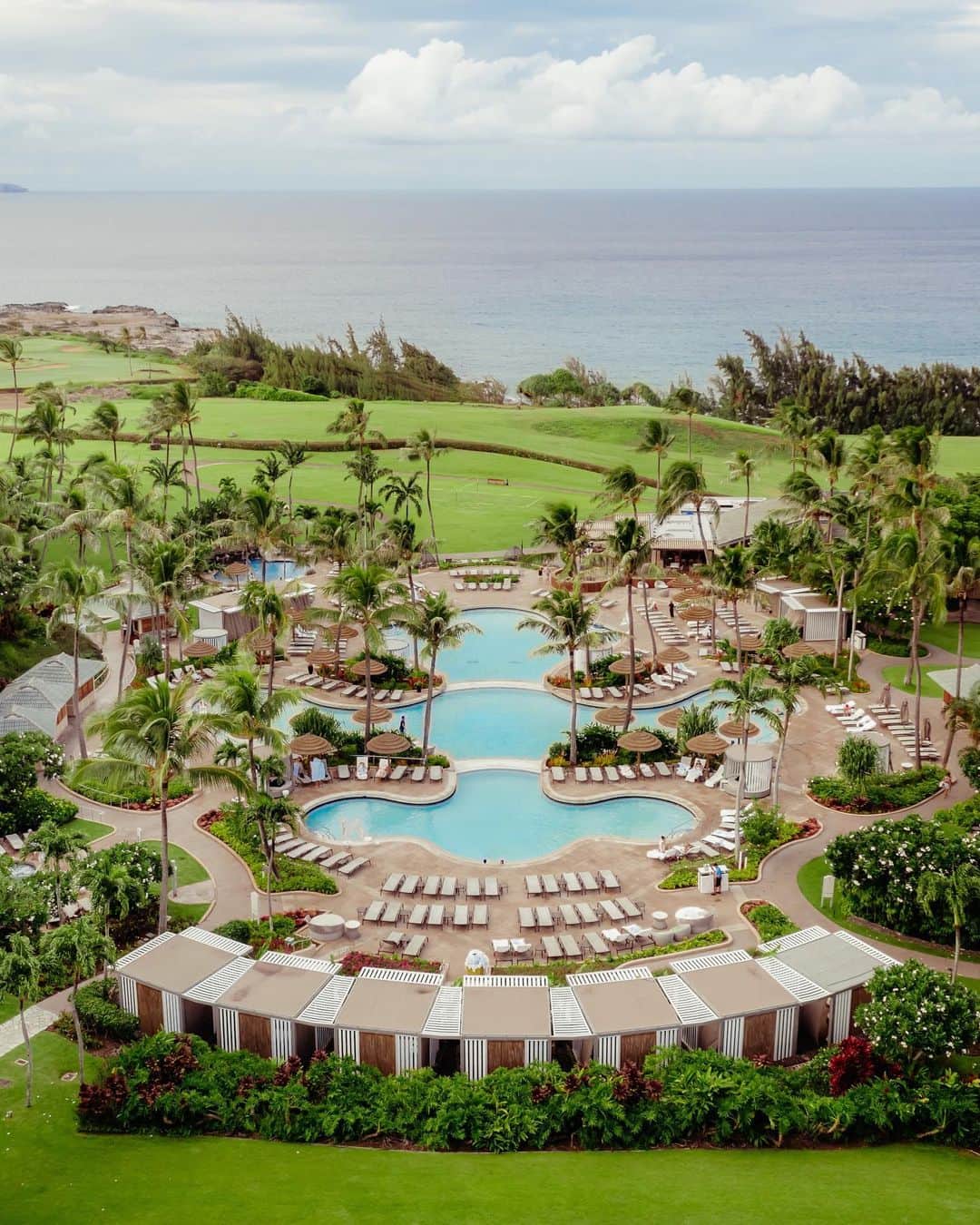 リッツ・カールトンのインスタグラム：「The new year starts with our eyes on island perfection at The Ritz-Carlton, #Kapalua.」