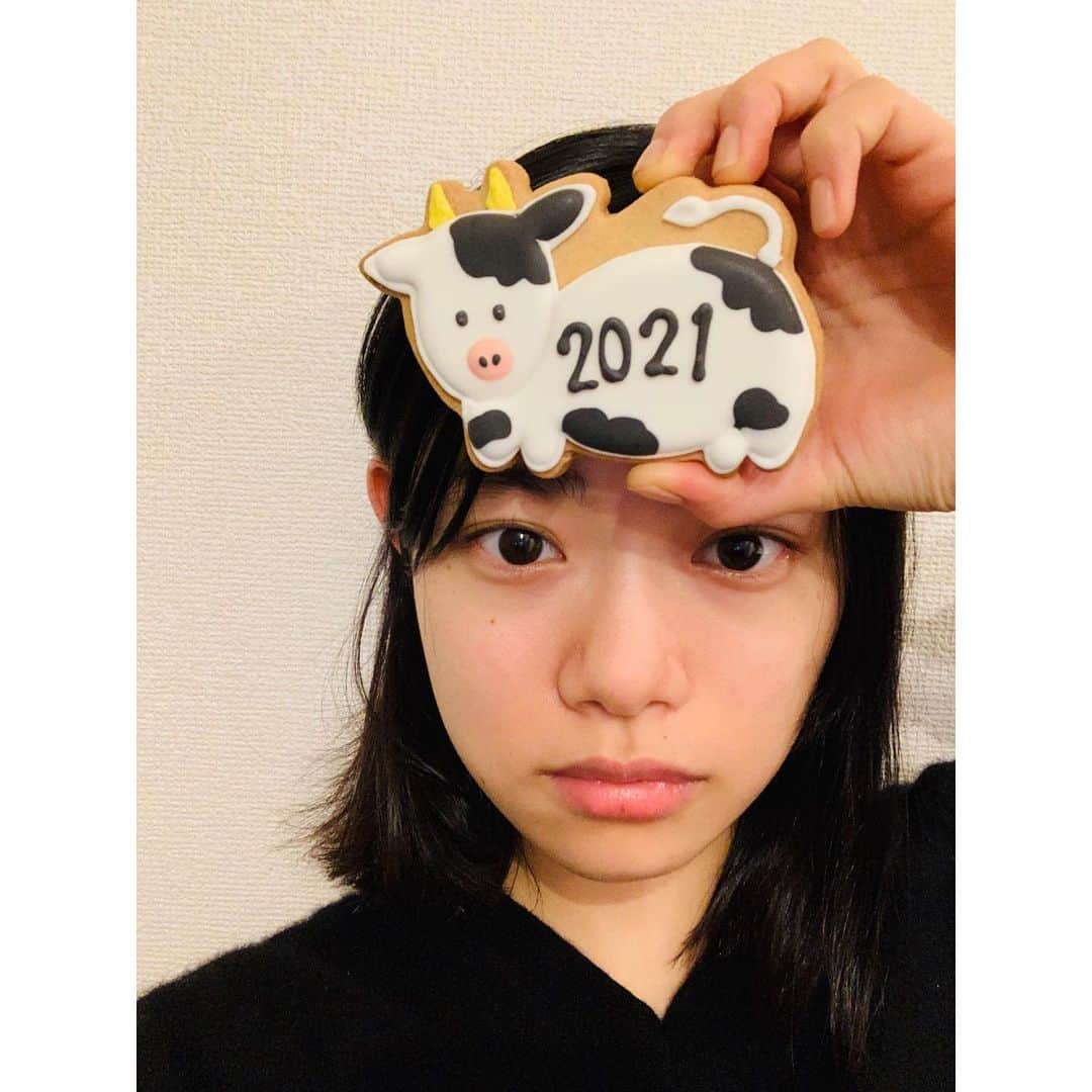 杉咲花さんのインスタグラム写真 - (杉咲花Instagram)「丑年、だー！ 2021年、良い年になりますように。」1月2日 14時26分 - hanasugisaki