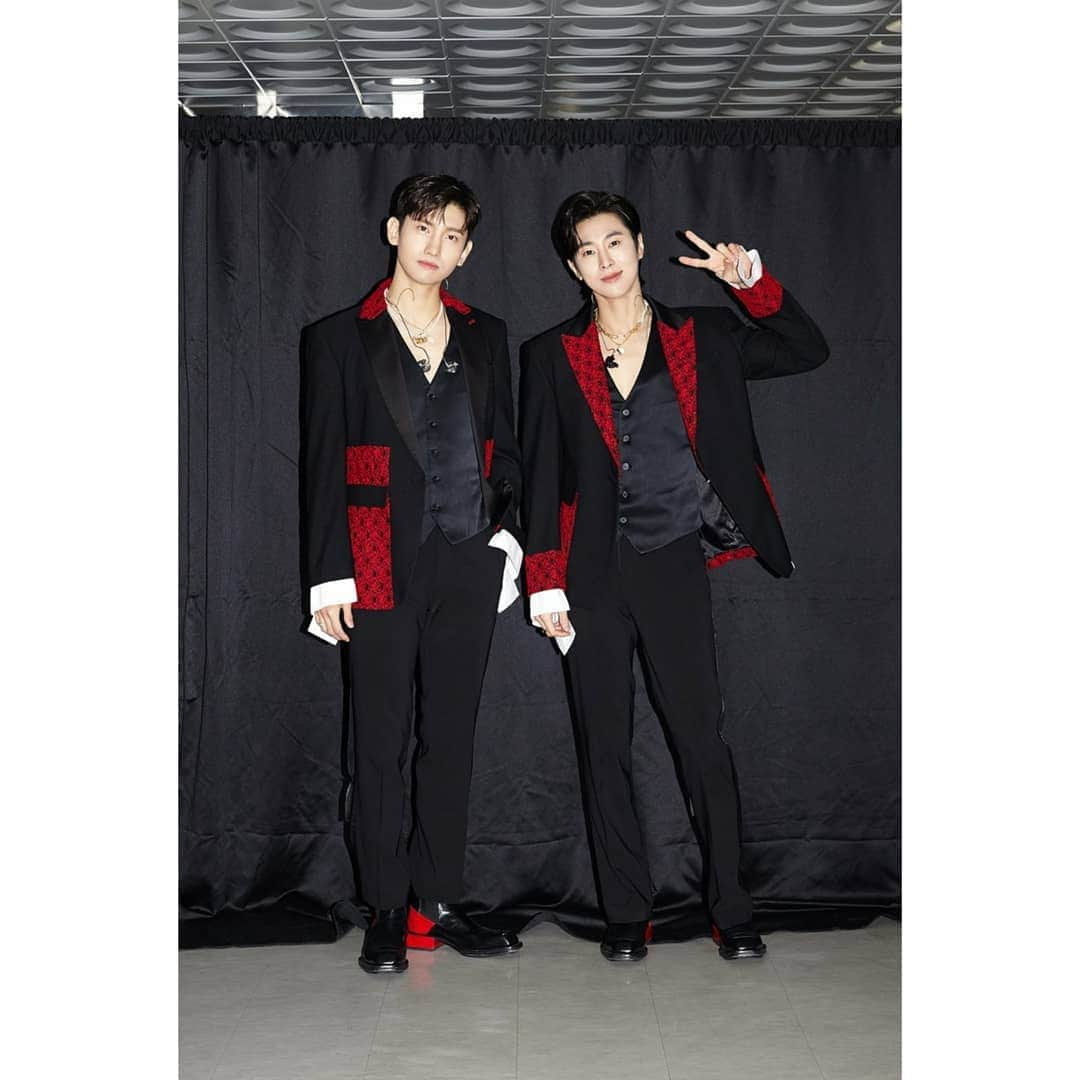 東方神起さんのインスタグラム写真 - (東方神起Instagram)「SMTOWN LIVE "Culture Humanity" Moments of Kindness Humility and Love 📷 #TVXQ!  #SMTOWN_LIVE_Culture_Humanity #U_KNOW @yunho2154 #MAX_CHANGMIN @changmin88 #SMTOWN_LIVE #SMTOWN」1月2日 13時07分 - tvxq.official