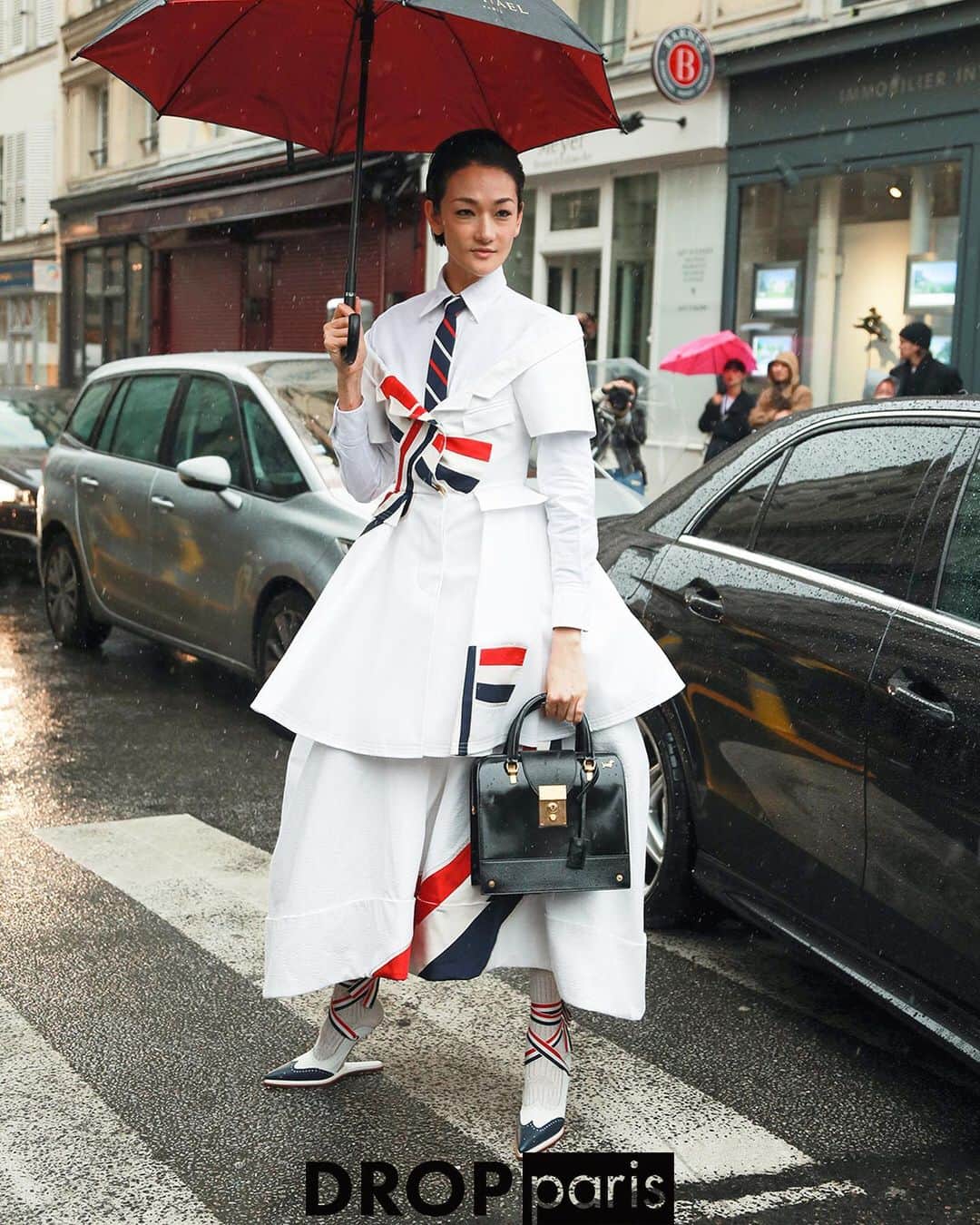 のインスタグラム：「PARIS STREET STYLES #🇫🇷@drop_paris #streetstyle#droptokyo#paris#france#streetscene#streetfashion#streetwear#streetculture#tokyofashion#japanfashion#fashion#parisfashionweek#パリ#parisstreetstyle#parisfashion#pfw#2020aw#ストリートファッション Photography: @keimons @dai.yamashiro」