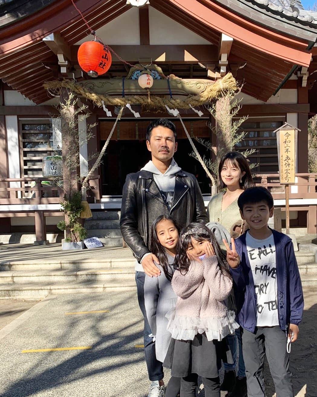 のインスタグラム：「今年も谷口家、サガン鳥栖を宜しくお願い致します🙇‍♂️  @pappanino2020 もお願いします⚽️笑  昨年できなかった事色々チャレンジして行きたいと思います！  #サガン鳥栖 #パッパニーニョサッカースクール」