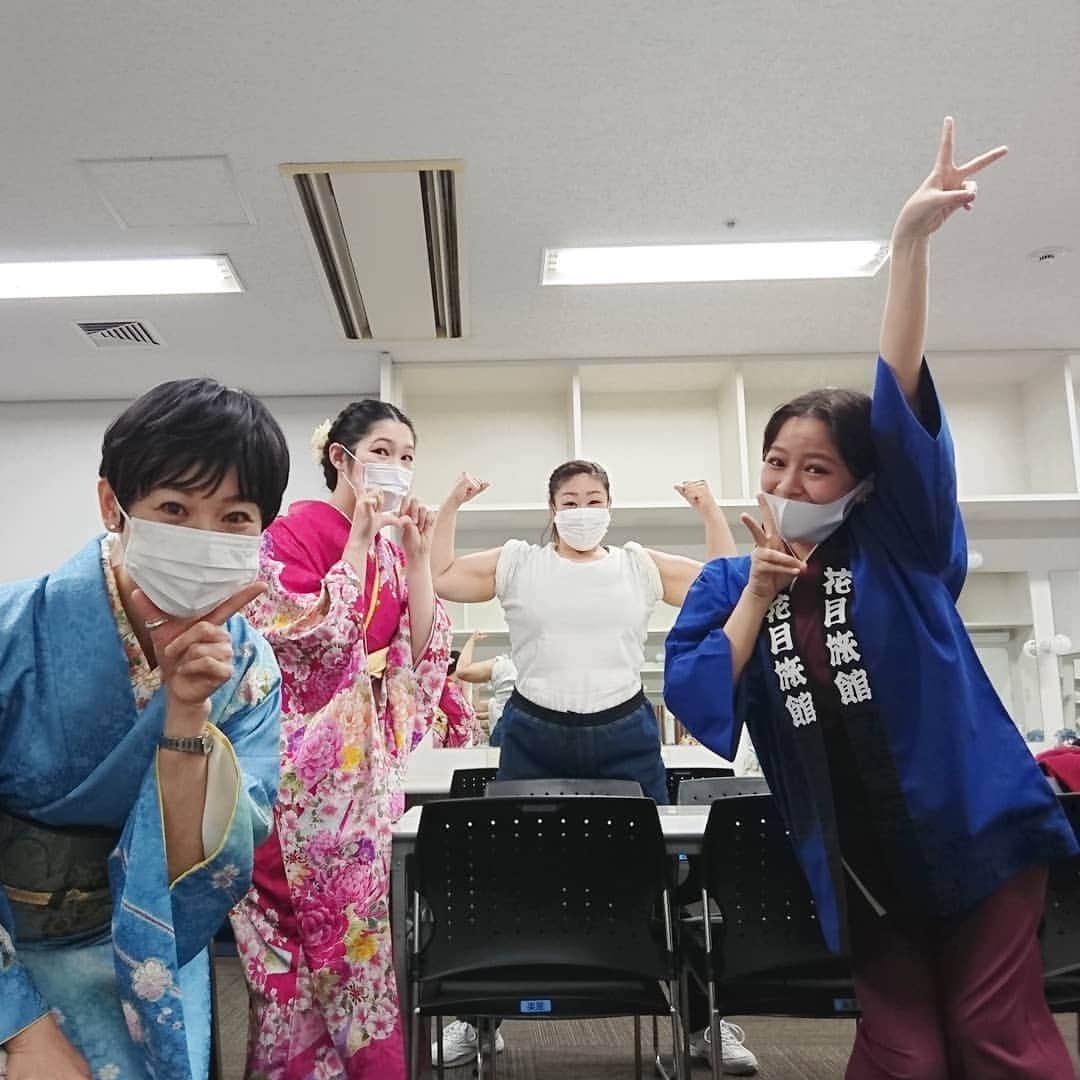のインスタグラム：「🎍仕事始め🎍1月2日(土)、3日(日)と、神戸国際会館〜😄 #吉本新喜劇 #新喜劇 #よしもと新喜劇 #よしもと #神戸国際会館 #KOBE #仕事始め #笑う門には牛来たる」