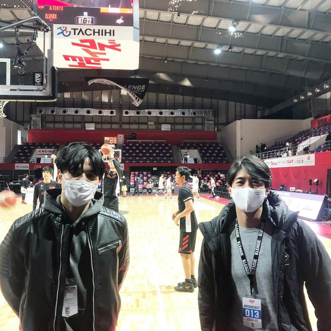 田中大貴さんのインスタグラム写真 - (田中大貴Instagram)「箱根駅伝のあとはこちらで。  Bリーグ2021年初戦。  #中継 #アルバルク東京  #大阪エヴェッサ」1月2日 13時46分 - daiki.tanaka_1980