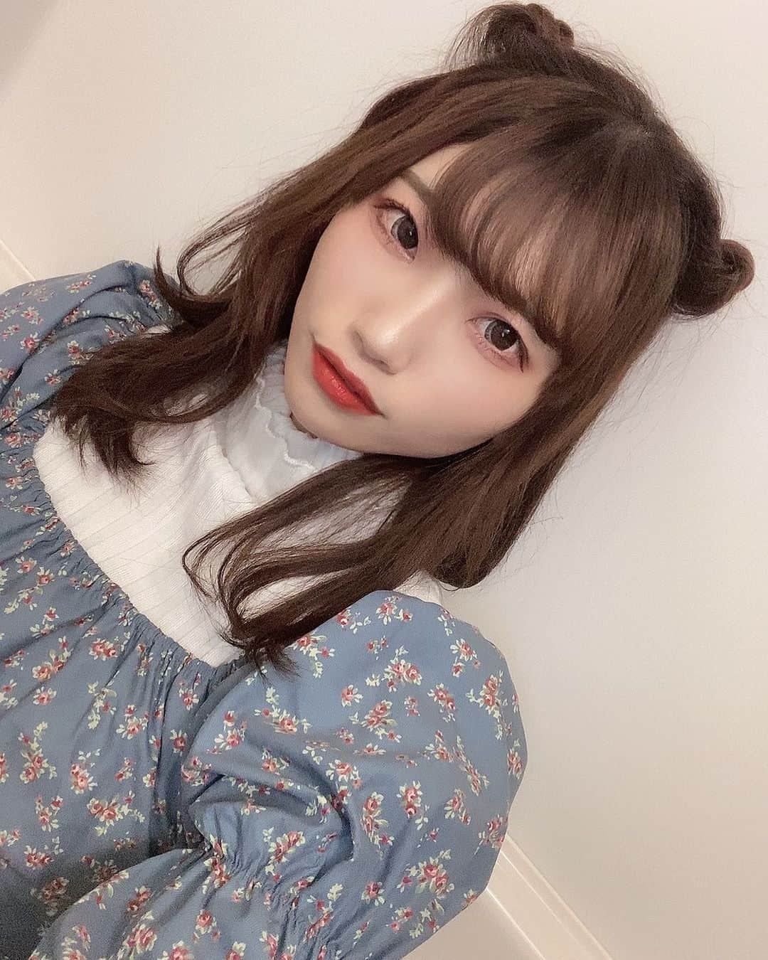 のインスタグラム：「2021年🐮💓 #アイドル　#女優　#フォローミー　#あけましておめでとうございます #今年もよろしくお願いします #followｍe #ootd」