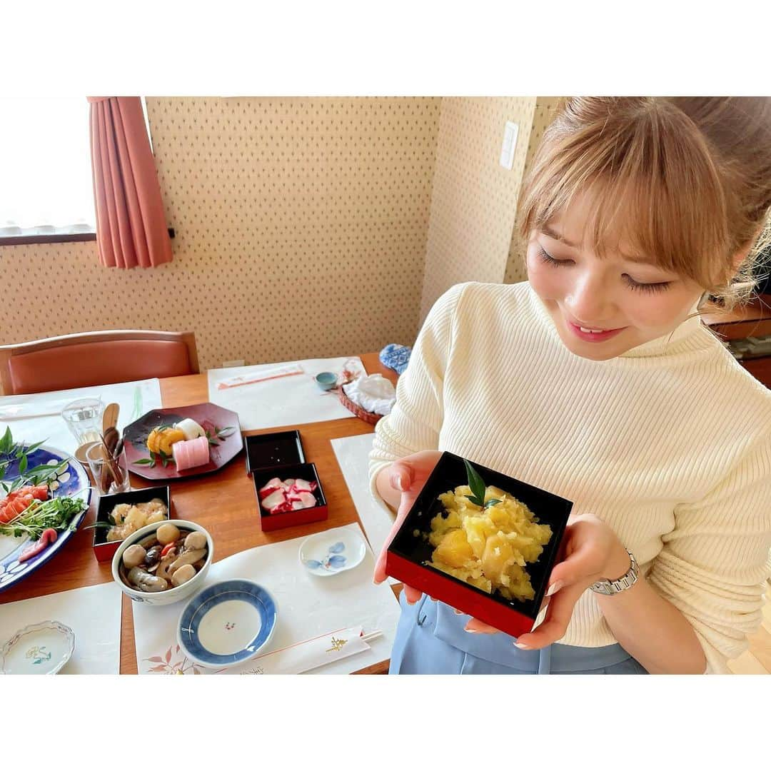 宇野実彩子さんのインスタグラム写真 - (宇野実彩子Instagram)「.﻿ 母の栗きんとんが大好きで、﻿ 食べるのを楽しみに頑張れたり🌰♥️﻿ ﻿ 受け継いでいきたい味です😌﻿ ﻿ 父からお屠蘇を頂きました🏡✨」1月2日 14時10分 - misako_uno_aaa