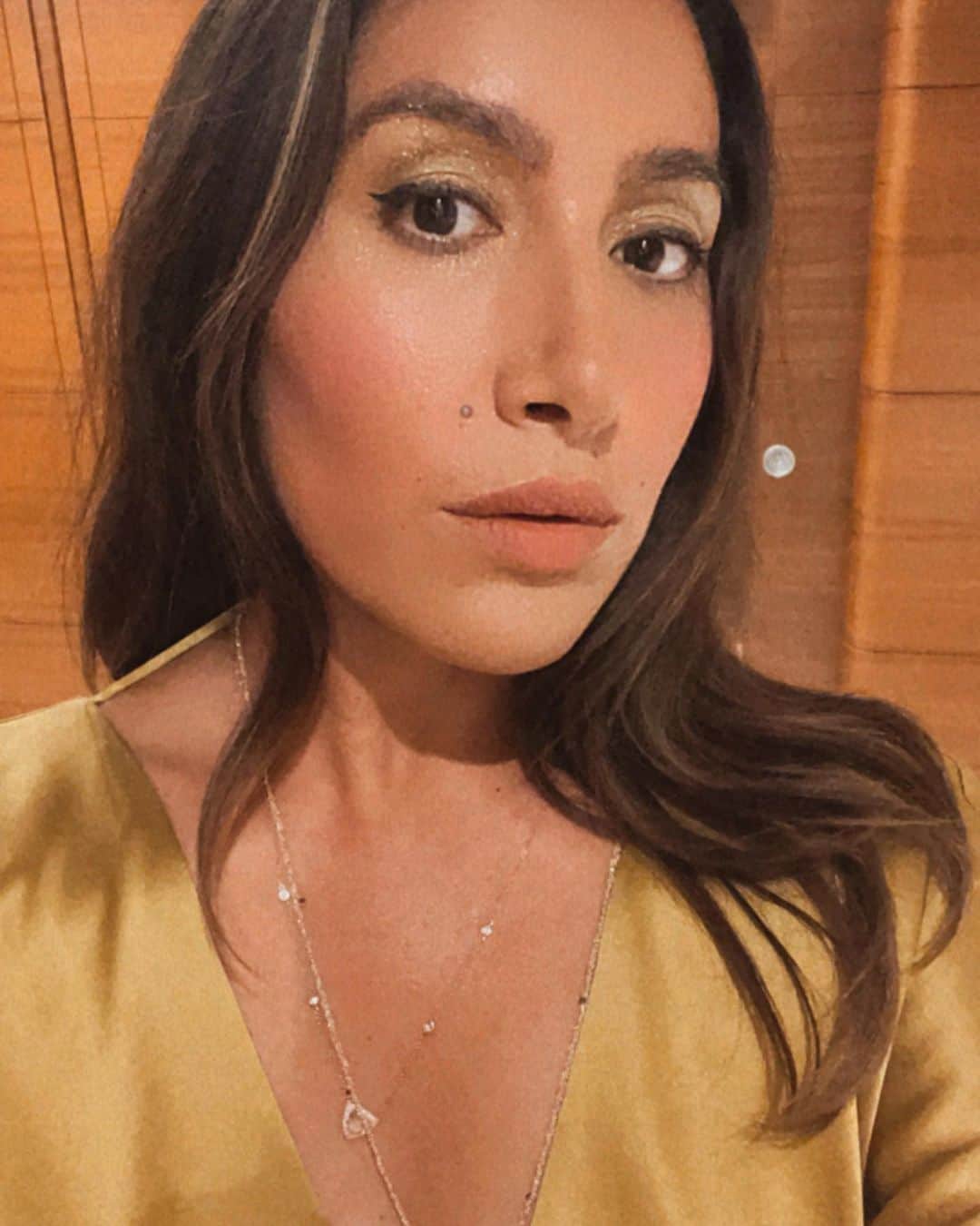 JEN ATKINさんのインスタグラム写真 - (JEN ATKINInstagram)「Makeup by Luna Simone✨If you’re into NYE math, games, making cinnamon rolls & going to bed by 12:30 - join our crew! HAPPY NEW YEAR🎉」1月2日 6時03分 - jenatkinhair