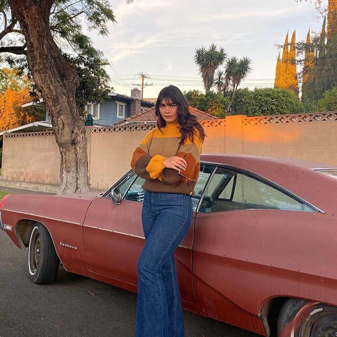 ブリクストンのインスタグラム：「Heart eyes for @bellaagolden wearing the Madero Sweater 🍂」