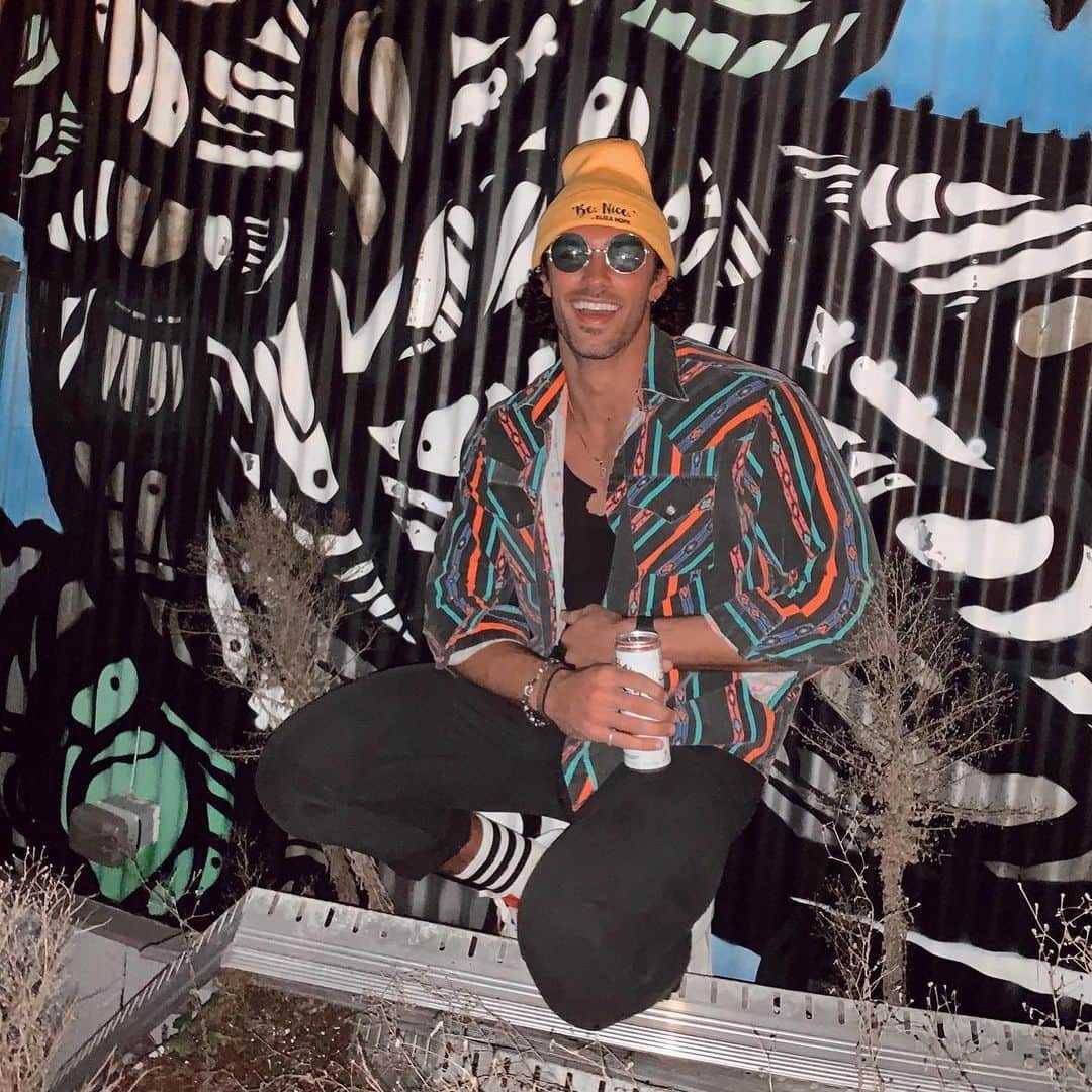 Steven Kellyのインスタグラム：「Happy New Year everyone! Cheesin’ from cheek to cheek. 2021 we ready」