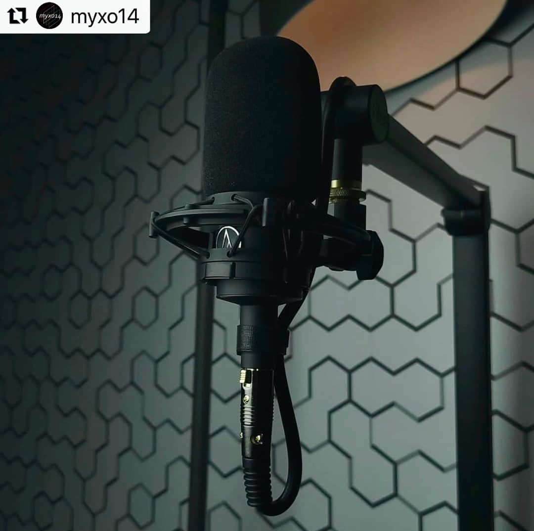 Audio-Technica USAさんのインスタグラム写真 - (Audio-Technica USAInstagram)「#FanPhotoFriday: “Capturing crisp and clean audio is crucial if you're a content creator. I've been using Audio-Technica microphones since I started my YouTube channel. I began with an AT2020 and later upgraded to an AT4040. These mics are rock solid and have never let me down.” Thanks for the kind words, @myxo14!⁠ .⁠ .⁠ .⁠ #AudioTechnica #AT4040 #Microphones #AudioGear #ContentCreators」1月2日 8時01分 - audiotechnicausa