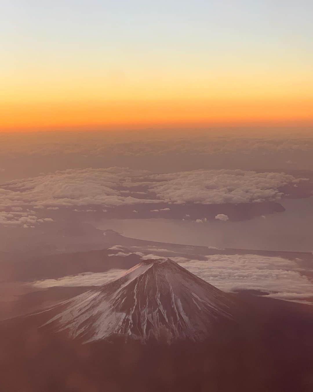 滝瀬世莉さんのインスタグラム写真 - (滝瀬世莉Instagram)「あけましておめでとうございます💕✨ #富士山🗻 #縁起よい#2021」1月2日 8時22分 - seri_gram_730