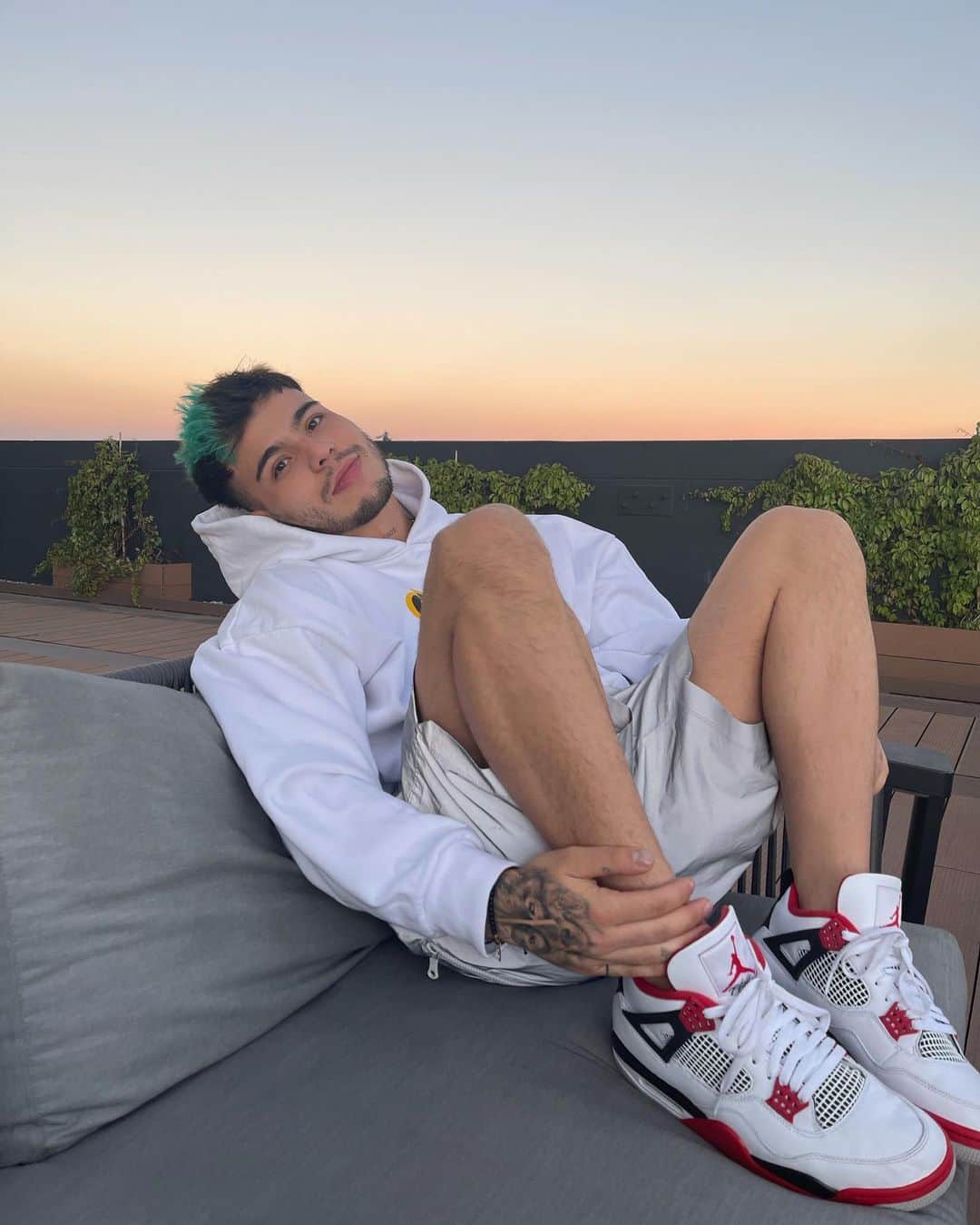 Sebastián Villalobosのインスタグラム：「un 2021 lleno de amor.」